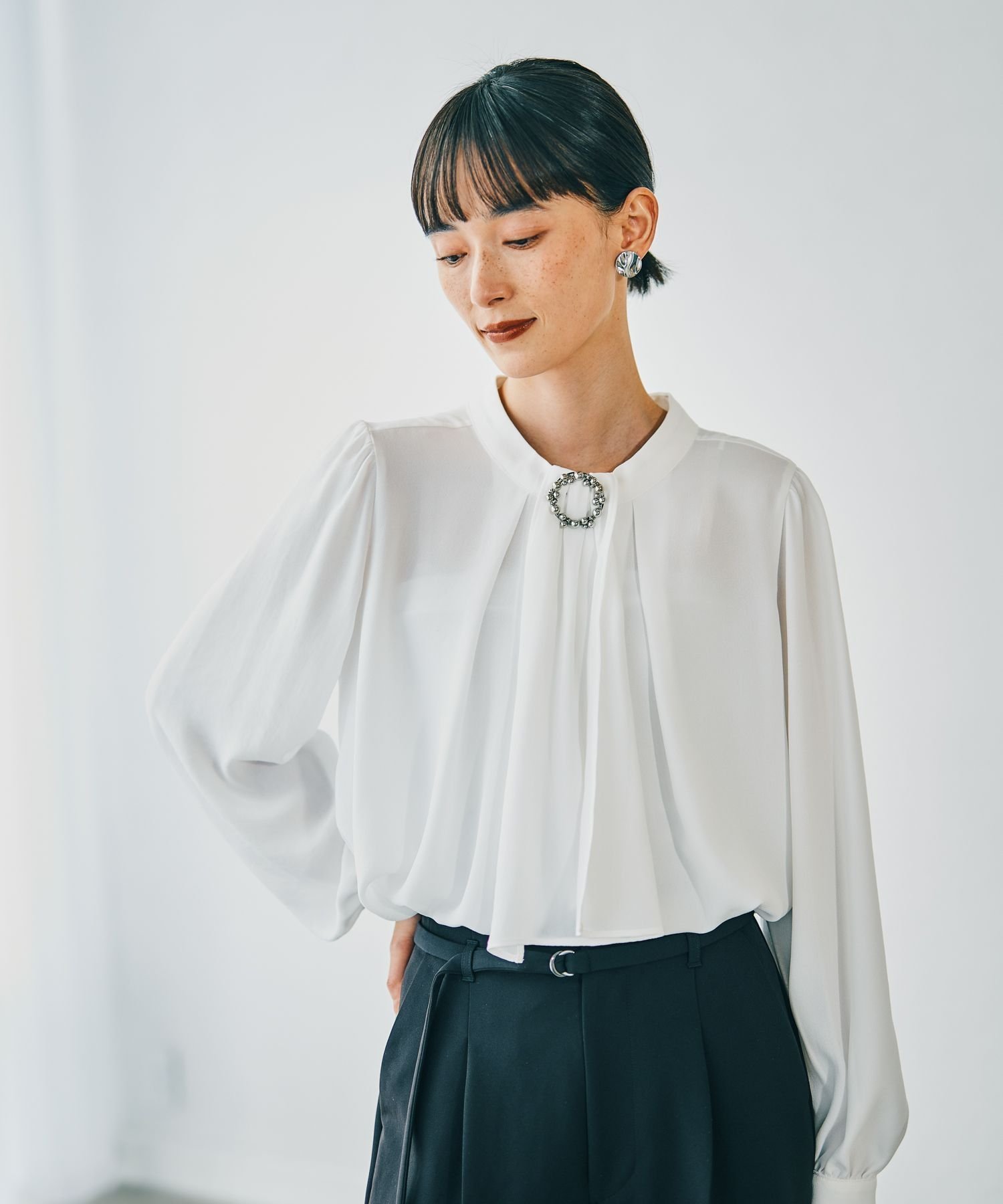 【レプシィム ローリーズファーム/LEPSIM LOWRYS FARM】の【入卒式/セレモニー】2WAYボウタイブラウス 人気、トレンドファッション・服の通販 founy(ファニー) 　ファッション　Fashion　レディースファッション　Fashion for Women　トップス・カットソー　Cut & Sew Tops　シャツ・ブラウス・オフィスカジュアル　Elegant Blouses & Button-Ups　オケージョン　Occasion Wear　セレモニー　Ceremony　フォーマル　Formal, Dressy　フロント　Front, Front Design　ベーシック　Basic, Essential　エレガント 上品　Elegant　入学式　Entrance Ceremony　卒業式　Graduation Ceremony　春　Spring　結婚式　Wedding　 other-1|ID: prp329100004790915 ipo3291000000035180495