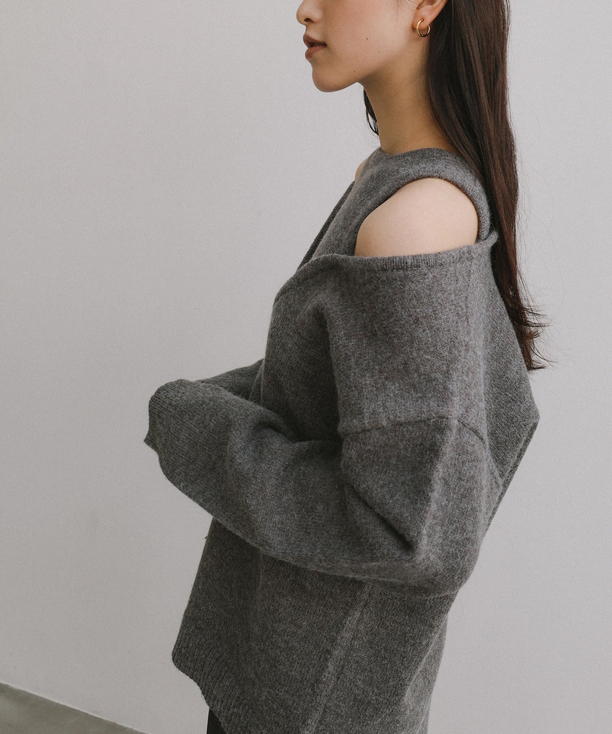 【アンドミー/andme】の肩スリット レイヤード風 ニット トップス インテリア・キッズ・メンズ・レディースファッション・服の通販 founy(ファニー) ファッション Fashion レディースファッション Fashion for Women トップス・カットソー Cut & Sew Tops ニット Knit Tops & Sweaters アクリル Acrylic Material スリット Slit, Slit Detail タンク Tank Top, Sleeveless Top トレンド Trend, Trending Now バランス Balance, Style Balance グレー|ID: prp329100004790939 ipo3291000000034764048