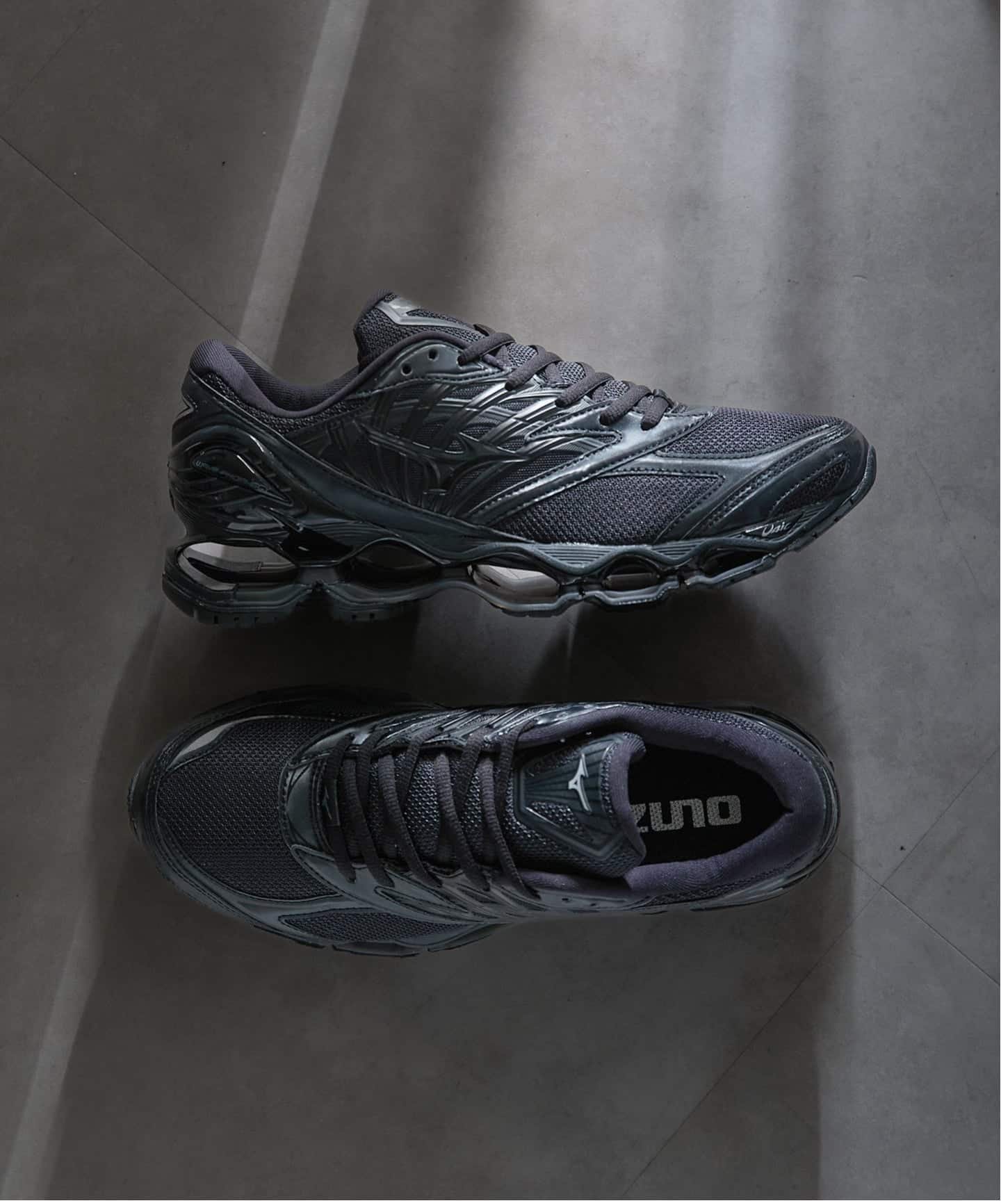 【エディフィス/EDIFICE / MEN】のMIZUNO(ミズノ) WAVE PROPHECY LS D1GA3337 インテリア・キッズ・メンズ・レディースファッション・服の通販 founy(ファニー) 　ファッション　Fashion　メンズファッション　Fashion for Men　ウェーブ　Wavy Pattern　クッション　Cushion, Throw Pillow　スポーツ　Sports, Activewear　スマート　Smart, Elegant　パターン　Pattern, Design Print　パフォーマンス　Performance, Active Function　ブラック|ID: prp329100004791163 ipo3291000000035068565