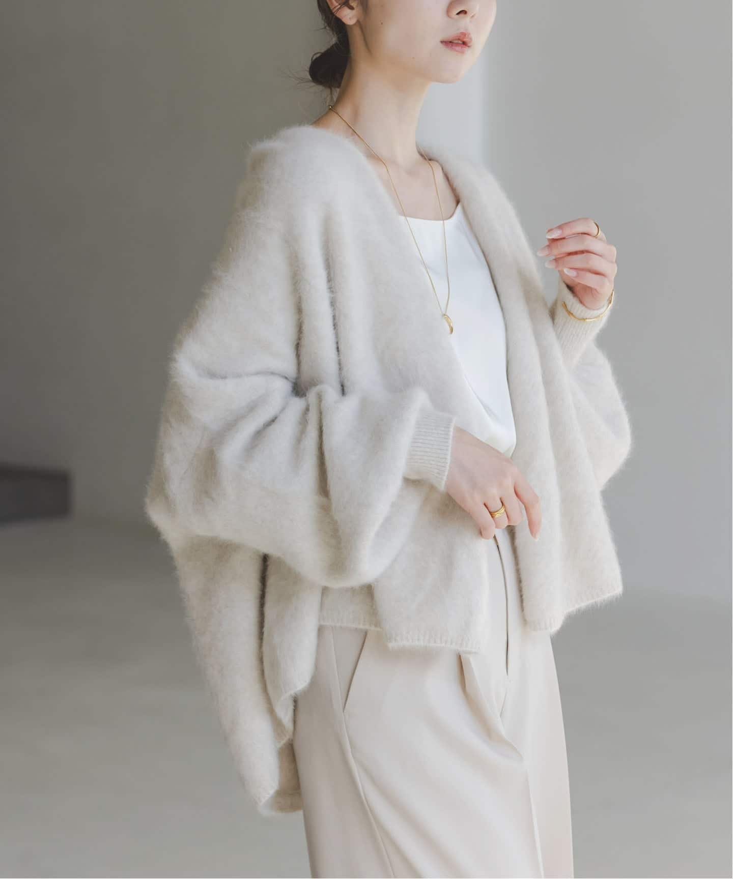 【ノーブル / スピック&スパン/NOBLE / Spick & Span】のFOX/Caファーニットカーディガン 人気、トレンドファッション・服の通販 founy(ファニー) 　ファッション　Fashion　レディースファッション　Fashion for Women　トップス・カットソー　Cut & Sew Tops　ニット　Knit Tops & Sweaters　カーディガン・羽織り　Layered Style Cardigans　ドレープ　Drape, Draping Fabric　バランス　Balance, Style Balance　フォックス　Fox, Fox Fur　人気　Popular, Best Seller　A/W・秋冬　Autumn/Winter　 other-1|ID: prp329100004791195 ipo3291000000034937100