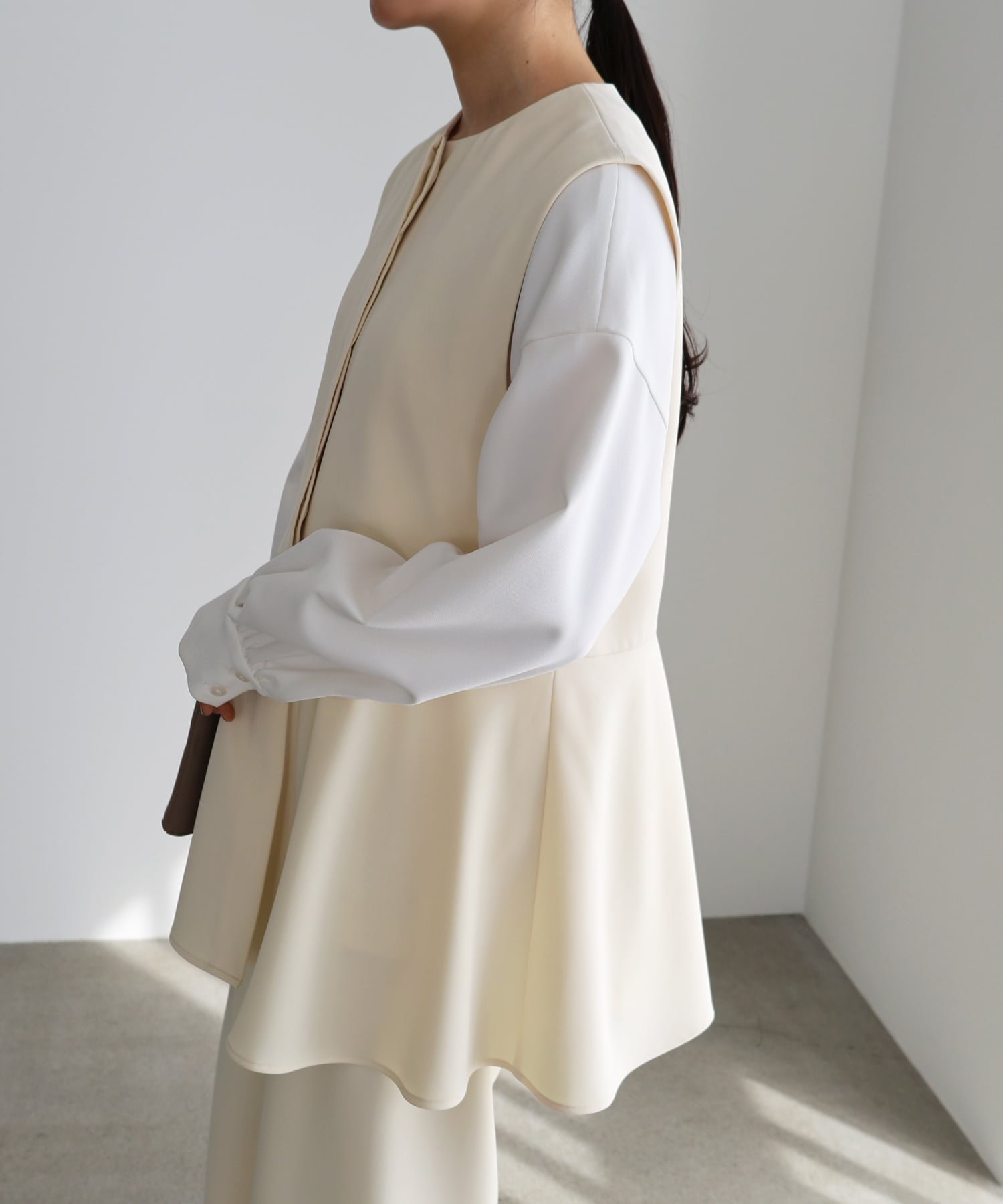 【アンドミー/andme】のペプラム ベスト evernavy エバーネイビー インテリア・キッズ・メンズ・レディースファッション・服の通販 founy(ファニー) ファッション Fashion レディースファッション Fashion for Women アウター Coat / Outerwear Collection トップス・カットソー Cut & Sew Tops ベスト&ジレ / 重ね着スタイル Vests & Gilets オケージョン Occasion Wear カットソー Cut and Sewn Top シンプル Simple, Minimal デニム Denim, Jeans Material ノースリーブ Sleeveless, No-Sleeve ベスト Vest, Waistcoat ペプラム Peplum, Flared Hem おすすめ Recommended / Our Picks 夏 Summer アイボリー|ID: prp329100004791273 ipo3291000000034765365