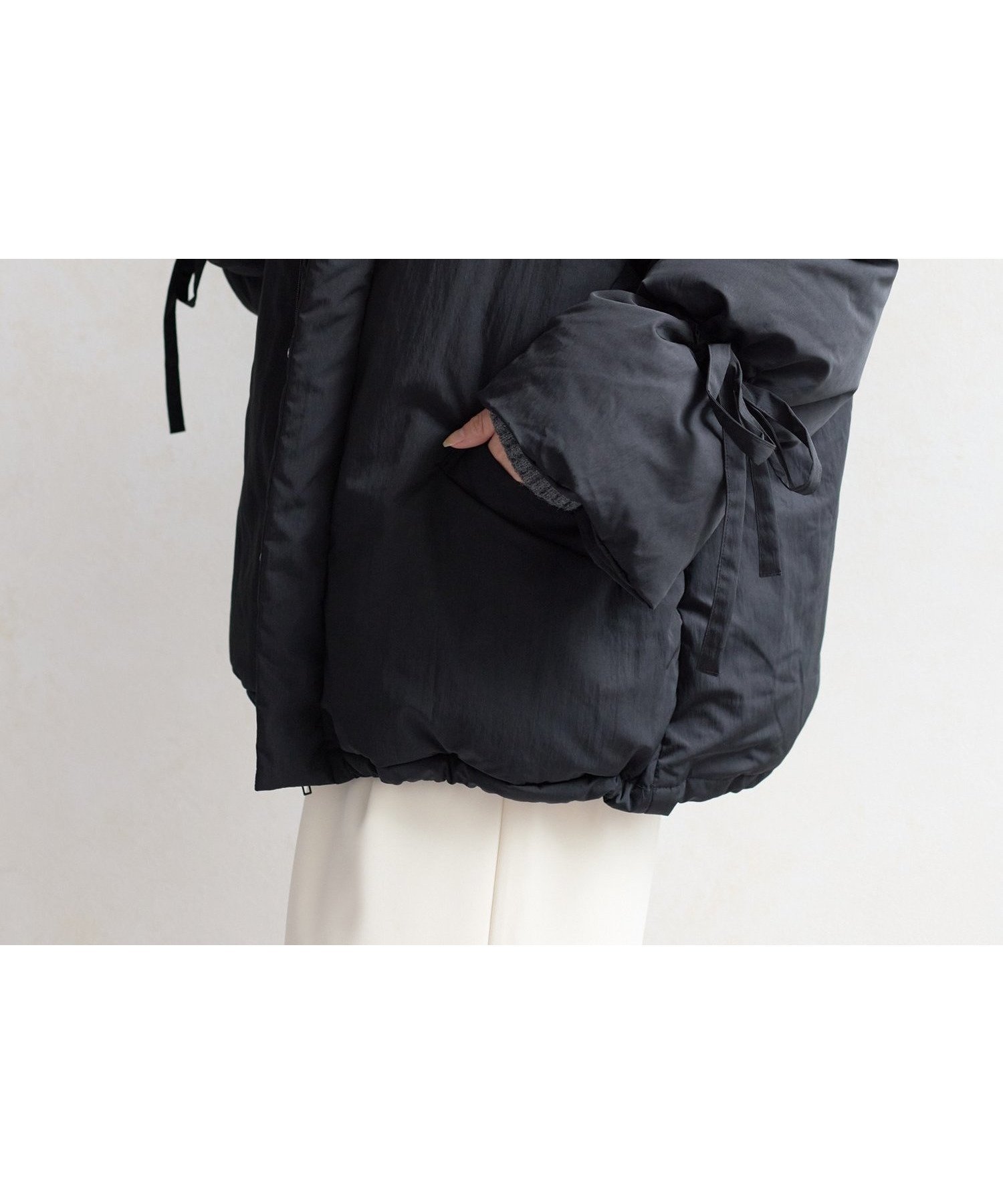 【ゼヴォン/Thevon】の2WAYスタンドネック中綿ブルゾン インテリア・キッズ・メンズ・レディースファッション・服の通販 founy(ファニー) 　ファッション　Fashion　レディースファッション　Fashion for Women　アウター　Coat / Outerwear Collection　ブルゾンジャケット・スポーティアウター　Blouson Jackets　秋　Autumn　スウェット / スエット　Sweatshirt, Sweatwear　スタンド　Stand Collar, Upright Stand　デニム　Denim, Jeans Material　フェミニン　Feminine, Girly　フォルム　Silhouette, Form　ブルゾン　Blouson, Bomber Jacket　ポケット　Pocket, Pocket Detail　マーメイド　Mermaid, Fishtail Silhouette　冬　Winter / This Winter　再入荷　Restock / Back in Stock　おすすめ　Recommended / Our Picks　2025年　2025　2025-2026秋冬・A/W　Autumn/Winter 2025–26 AW25–26　ブラック|ID: prp329100004791322 ipo3291000000034765555