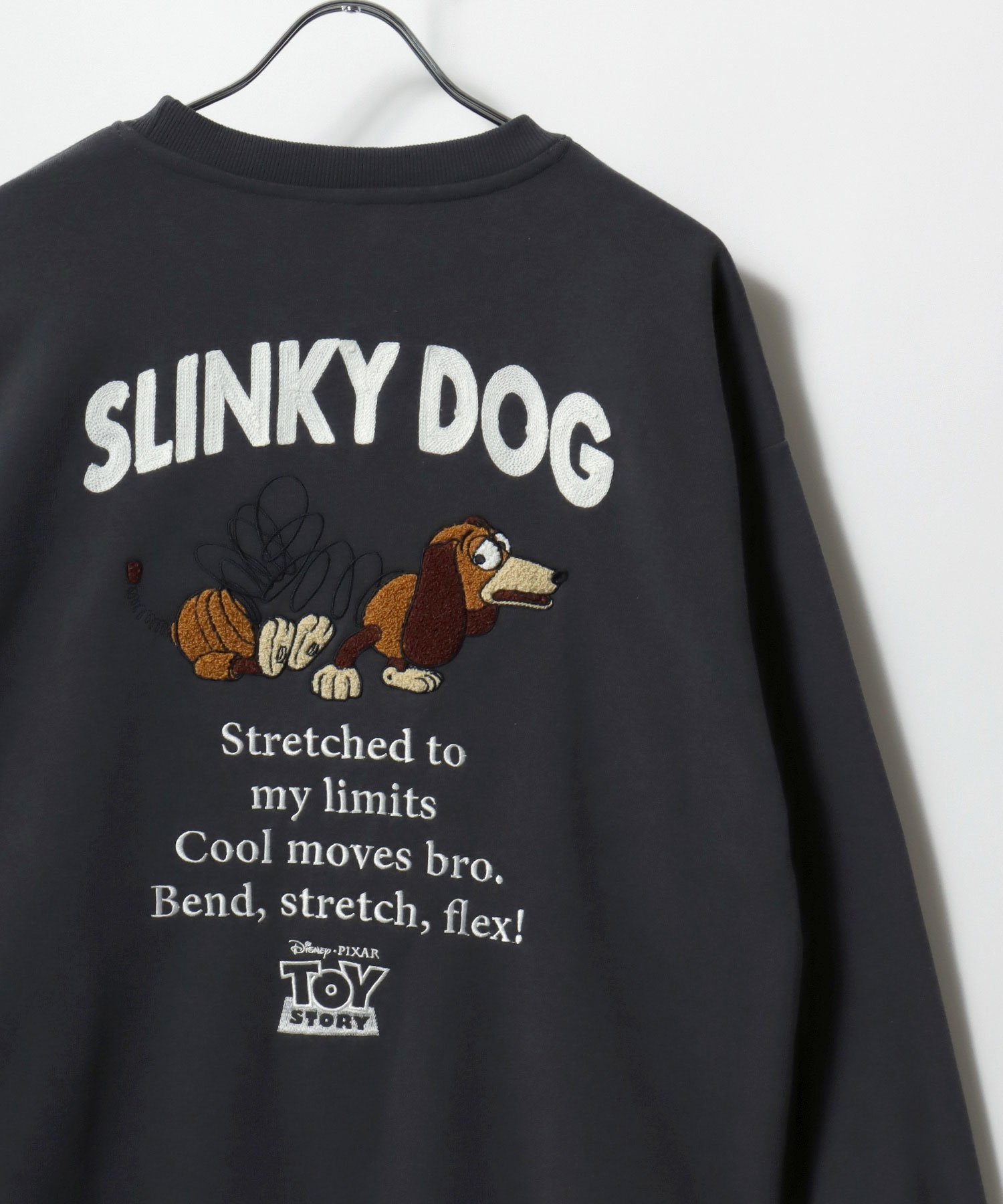 【マルカワ/MARUKAWA】のDisney ディズニー トレーナー メンズ スウェット 裏起毛 オーバーサイズ インテリア・キッズ・メンズ・レディースファッション・服の通販 founy(ファニー) 　ファッション　Fashion　レディースファッション　Fashion for Women　トップス・カットソー　Cut & Sew Tops　レディースパーカー・カジュアルフーディー　Casual Hoodies & Sweatshirts　スウェット・クルーネックトップス　Sweatshirts & Crewnecks / Relaxed Fit Sweat Tops　カリフォルニア　California, Cali Style　カーゴパンツ　Cargo Pants, Utility Pants　キャップ　Cap, Baseball Cap　キャラクター　Character, Licensed Characters　サッカー　Seersucker, Summer Fabric　サテン　Satin, Glossy Fabric　サロペット　Overalls, Salopette　シアー　Sheer, See-Through　シフォン　Chiffon, Lightweight Fabric　ショルダー　Shoulder, Shoulder Strap　ジャケット　Jacket, Outerwear　ジーンズ　Jeans, Denim Pants　スウェット / スエット　Sweatshirt, Sweatwear　スニーカー　Sneakers, Trainers　スポーツ　Sports, Activewear　ダウン　Down, Puffer　チュール　Tulip, Tulip Motif　デニム　Denim, Jeans Material　トレンド　Trend, Trending Now　トレーナー　Sweatshirt, Trainer　パーカー　Hoodie, Parka　ビッグ　Big, Oversized　フロント　Front, Front Design　ブルゾン　Blouson, Bomber Jacket　プリント　Print, Printed Pattern　ブラック系その他6|ID: prp329100004791356 ipo3291000000034765710