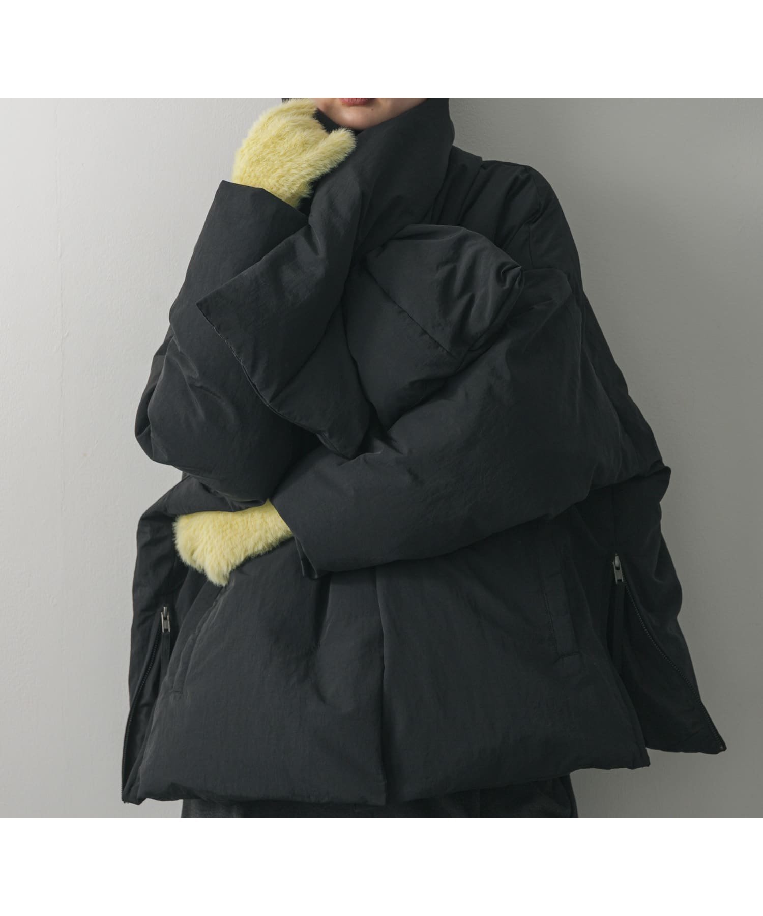 【センスオブプレイス/SENSE OF PLACE by URBAN RESEARCH】の『WEB/一部店舗限定』マフラーツキシームレスダウン インテリア・キッズ・メンズ・レディースファッション・服の通販 founy(ファニー) 　ファッション　Fashion　レディースファッション　Fashion for Women　マフラー・スヌード / 冬小物の定番　Scarves & Mufflers　2025年　2025　2025-2026秋冬・A/W　Autumn/Winter 2025–26 AW25–26　冬　Winter / This Winter　サイドジップ　Side Zip, Side Zipper　ジップ　Zip, Zipper　スリット　Slit, Slit Detail　ダウン　Down, Puffer　トレンド　Trend, Trending Now　マフラー　Scarf, Muffler　A/W・秋冬　Autumn/Winter　ビジネス 仕事 通勤　Business / Work / Commuting　防寒　Cold Protection, Winter-Ready　BLACK|ID: prp329100004791371 ipo3291000000034815721