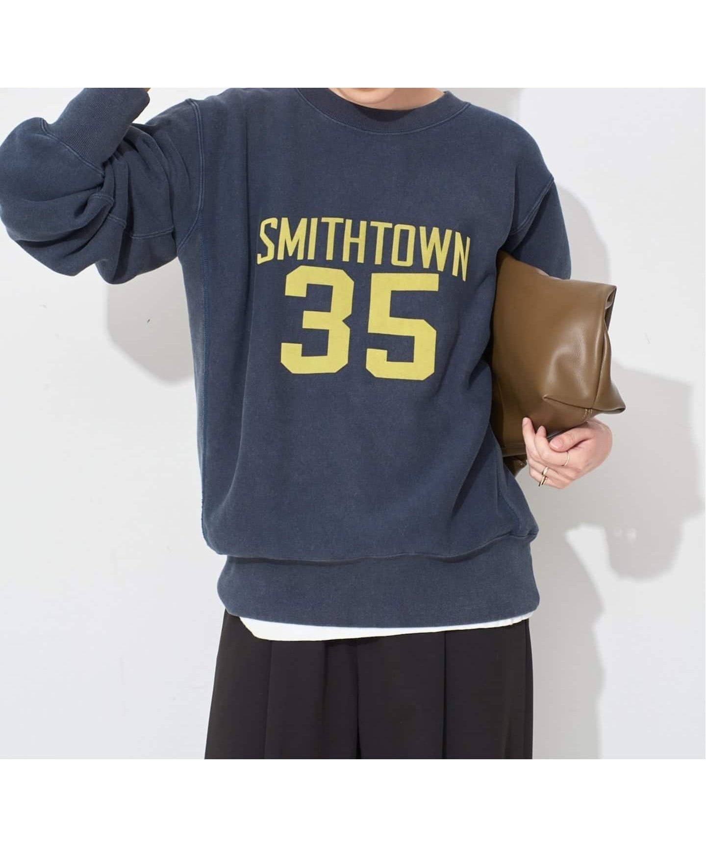 【スローブ イエナ/SLOBE IENA】のChampion/チャンピオン SLOBE別注 Reverse Weave ロゴスウェット インテリア・キッズ・メンズ・レディースファッション・服の通販 founy(ファニー) ファッション Fashion レディースファッション Fashion for Women トップス・カットソー Cut & Sew Tops レディースパーカー・カジュアルフーディー Casual Hoodies & Sweatshirts スウェット・クルーネックトップス Sweatshirts & Crewnecks / Relaxed Fit Sweat Tops スポーツ Sports, Activewear スマート Smart, Elegant ニューヨーク New York, NYC Style プリント Print, Printed Pattern ヴィンテージ Vintage Style 別注 Limited Edition, Custom Order ネイビー|ID: prp329100004791425 ipo3291000000034903105