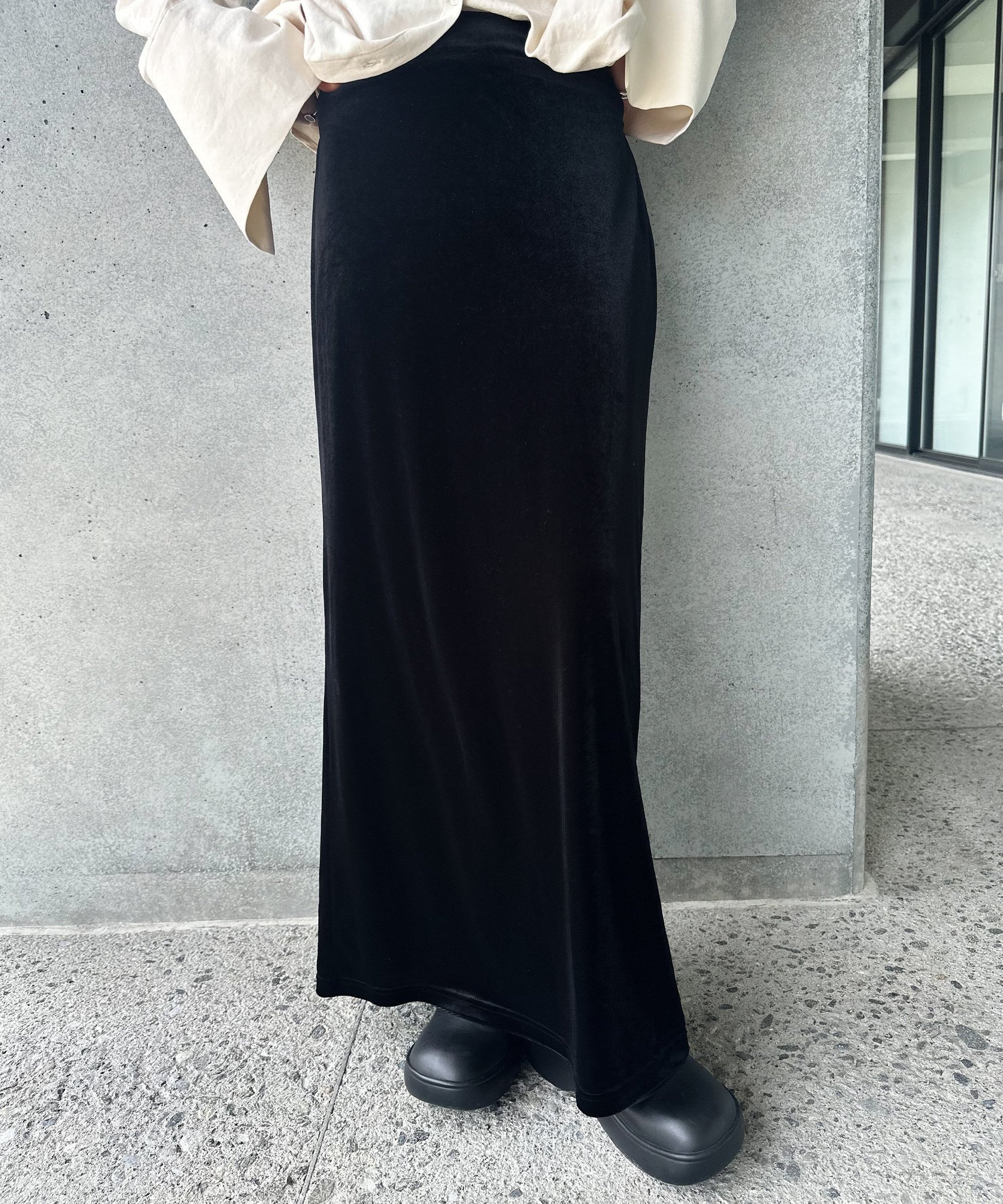 【セレクトモカ/SELECT MOCA】のベロアIラインロングスカート 人気、トレンドファッション・服の通販 founy(ファニー) ファッション Fashion レディースファッション Fashion for Women スカート Skirts ロングスカート Long Skirts / Maxi & Midi Skirts シンプル Simple, Minimal スウェット / スエット Sweatshirt, Sweatwear スリット Slit, Slit Detail タートル Turtleneck, Turtle Collar ベロア Velour, Soft Velvet エレガント 上品 Elegant other-1|ID: prp329100004791926 ipo3291000000034769511