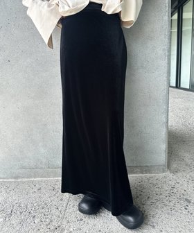 【セレクトモカ/SELECT MOCA】のベロアIラインロングスカート 人気、トレンドファッション・服の通販 founy(ファニー) ファッション Fashion レディースファッション Fashion for Women スカート Skirts ロングスカート Long Skirts / Maxi & Midi Skirts シンプル Simple, Minimal スウェット / スエット Sweatshirt, Sweatwear スリット Slit, Slit Detail タートル Turtleneck, Turtle Collar ベロア Velour, Soft Velvet エレガント 上品 Elegant |ID:prp329100004791926