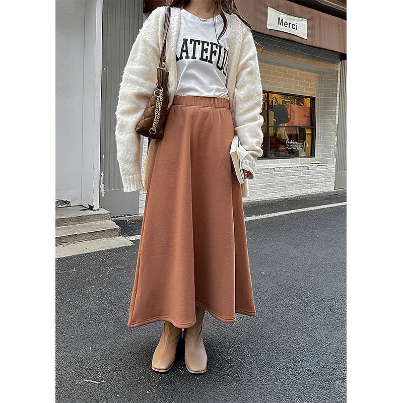 【ココモモ/COCOMOMO】の裏起毛 ロングスカート ふわふわ裏起毛スカート あったか ロング マキシ スカート インテリア・キッズ・メンズ・レディースファッション・服の通販 founy(ファニー) 　ファッション　Fashion　レディースファッション　Fashion for Women　スカート　Skirts　ロングスカート　Long Skirts / Maxi & Midi Skirts　シンプル　Simple, Minimal　パープル　Purple, Violet　フレア　Flare, Flared　ブランケット　Blanket, Throw Blanket　マキシ　Maxi, Full Length　レギュラー　Regular, Standard Fit　ロング　Long, Long-Length　冬　Winter / This Winter　レギュラー丈・ブラウン|ID: prp329100004791935 ipo3291000000034769603