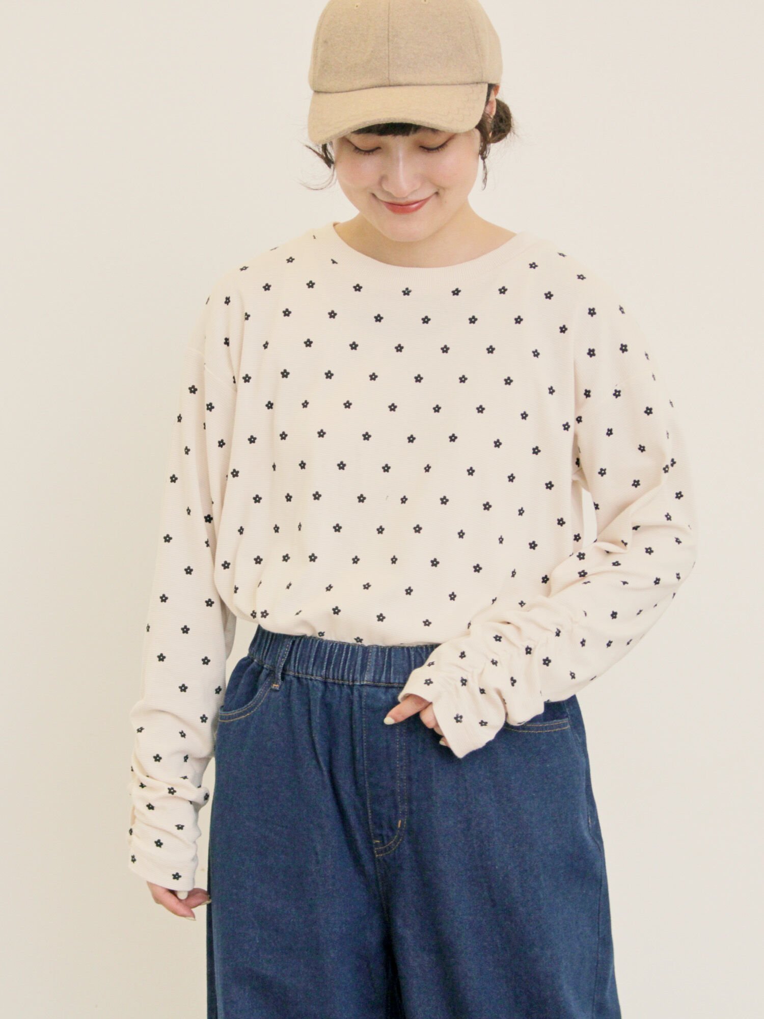 【サマンサモスモス/Samansa Mos2】のリップル柄アソート袖シャーリングカットソー インテリア・キッズ・メンズ・レディースファッション・服の通販 founy(ファニー) 　ファッション　Fashion　レディースファッション　Fashion for Women　トップス・カットソー　Cut & Sew Tops　カットソー・ベーシックTシャツ　Cut-and-Sewn Tops / Stretch Tees & Basics　おすすめ　Recommended / Our Picks　カットソー　Cut and Sewn Top　シャーリング　Shirring, Ruched　キナリ|ID: prp329100004792203 ipo3291000000034771262