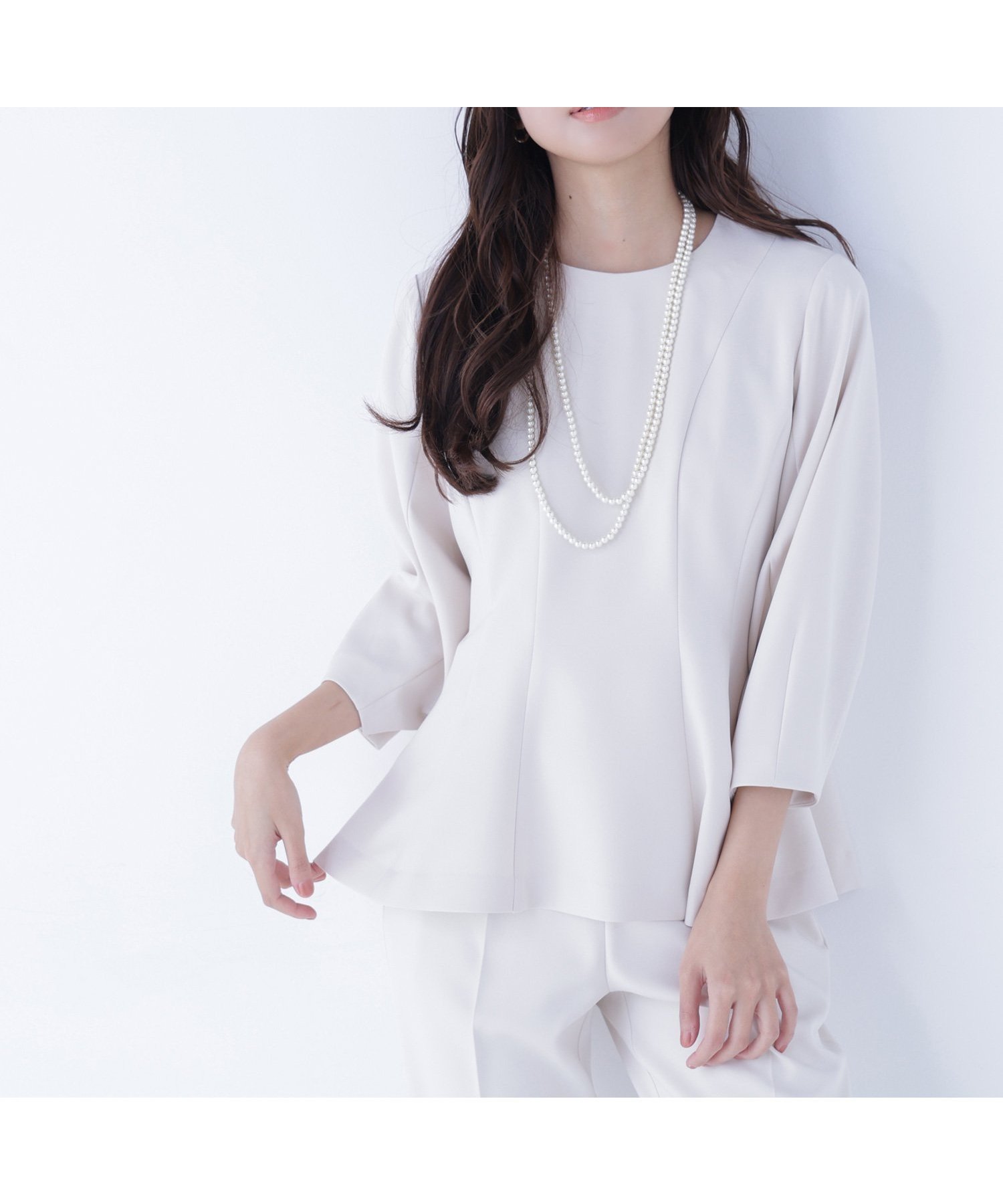 【ナチュラル ビューティー ベーシック/NATURAL BEAUTY BASIC】のフォルムペプラムセットアップ インテリア・キッズ・メンズ・レディースファッション・服の通販 founy(ファニー) 　ファッション　Fashion　レディースファッション　Fashion for Women　セットアップ　Matching Sets　セットアップ　Set-Up, Coordinated Outfit　フィット　Fit, Slim Fit　フォルム　Silhouette, Form　ペプラム　Peplum, Flared Hem　オフベージュ|ID: prp329100004792242 ipo3291000000035218482