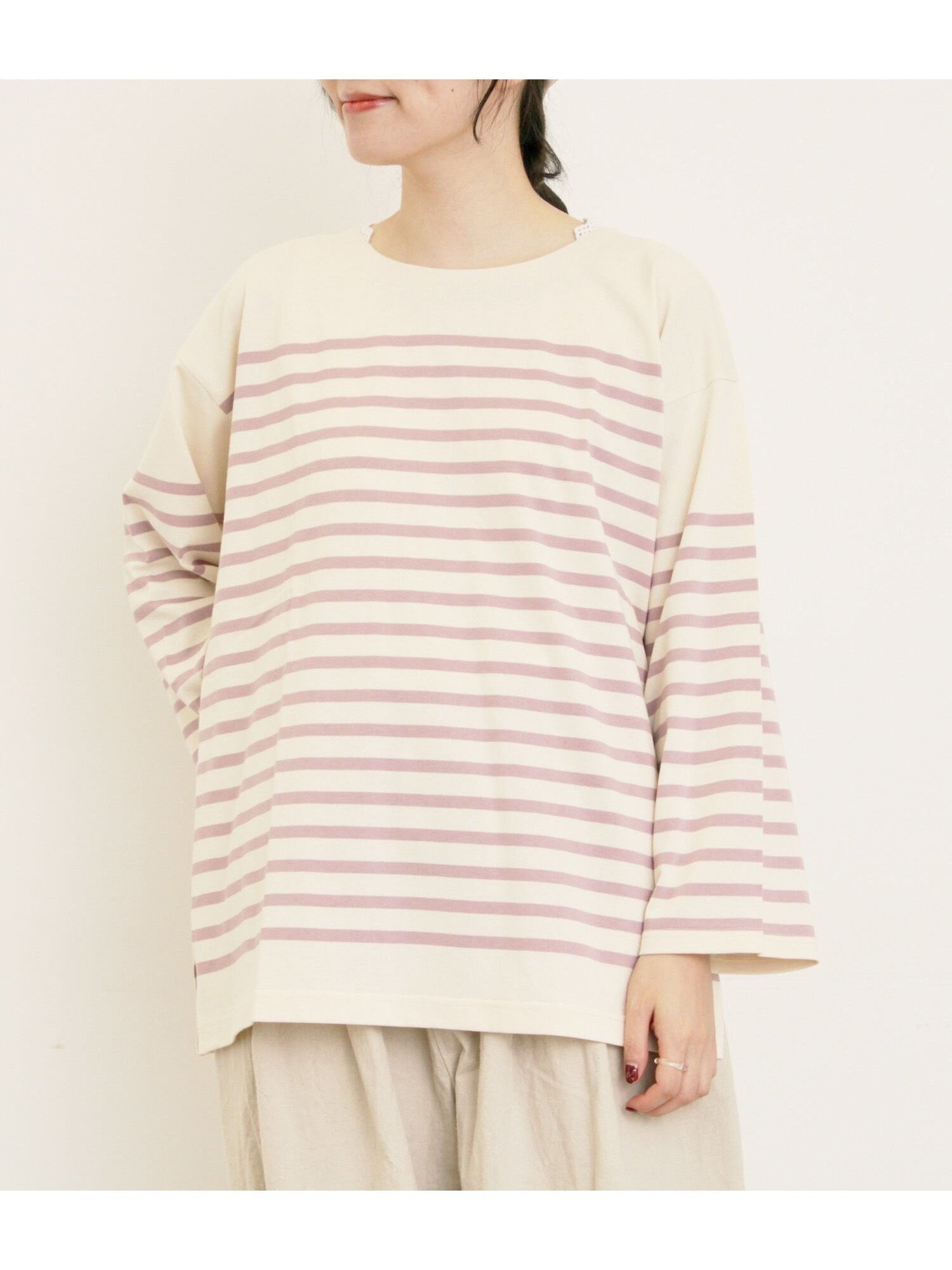 【サマンサモスモス/Samansa Mos2】のパネルボーダーロングスリーブカットソー 人気、トレンドファッション・服の通販 founy(ファニー) ファッション Fashion レディースファッション Fashion for Women トップス・カットソー Cut & Sew Tops カットソー・ベーシックTシャツ Cut-and-Sewn Tops / Stretch Tees & Basics おすすめ Recommended / Our Picks カットソー Cut and Sewn Top シンプル Simple, Minimal スリット Slit, Slit Detail ボーダー Border, Stripe 無地 Plain, Solid Color other-1|ID: prp329100004792304 ipo3291000000034771964