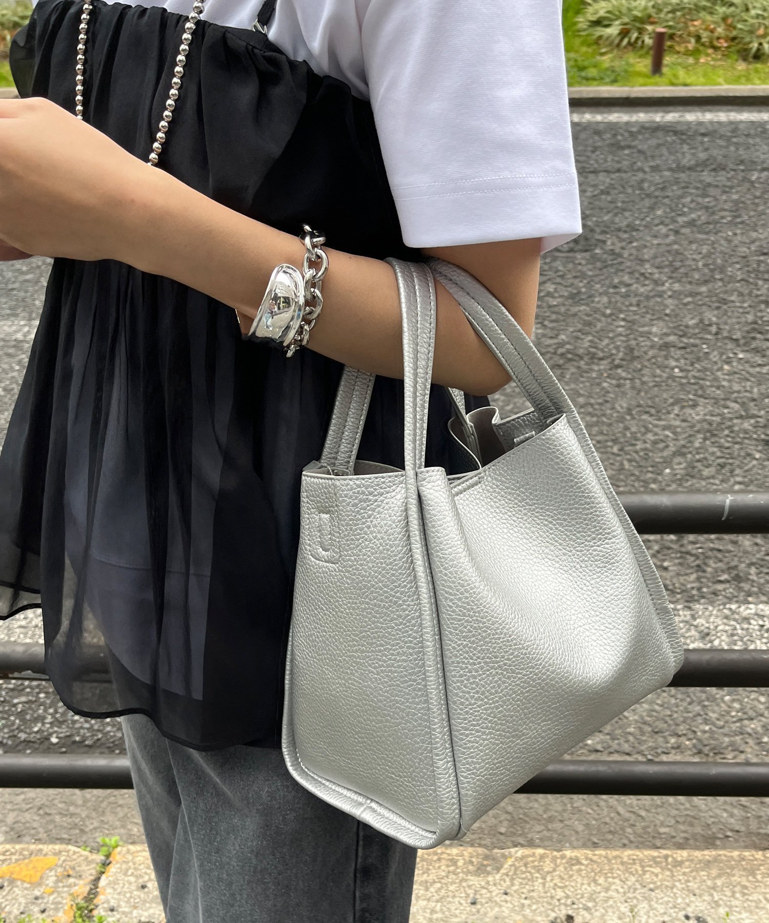 【ドゥドゥ/DouDou】の【ベストセラーアイテム】ミニショルダー付ソフトレザー調ミニバッグ インテリア・キッズ・メンズ・レディースファッション・服の通販 founy(ファニー) 　ファッション　Fashion　レディースファッション　Fashion for Women　アウター　Coat / Outerwear Collection　トップス・カットソー　Cut & Sew Tops　ベスト&ジレ / 重ね着スタイル　Vests & Gilets　バッグ　Bags　ショルダー　Shoulder, Shoulder Strap　シンプル　Simple, Minimal　スマート　Smart, Elegant　フィット　Fit, Slim Fit　リアル　Real, Realistic　A/W・秋冬　Autumn/Winter　冬　Winter / This Winter　再入荷　Restock / Back in Stock　2024年　2024　2024-2025秋冬・A/W　Autumn/Winter 2024–25 AW24–25　シルバー|ID: prp329100004792323 ipo3291000000035164439