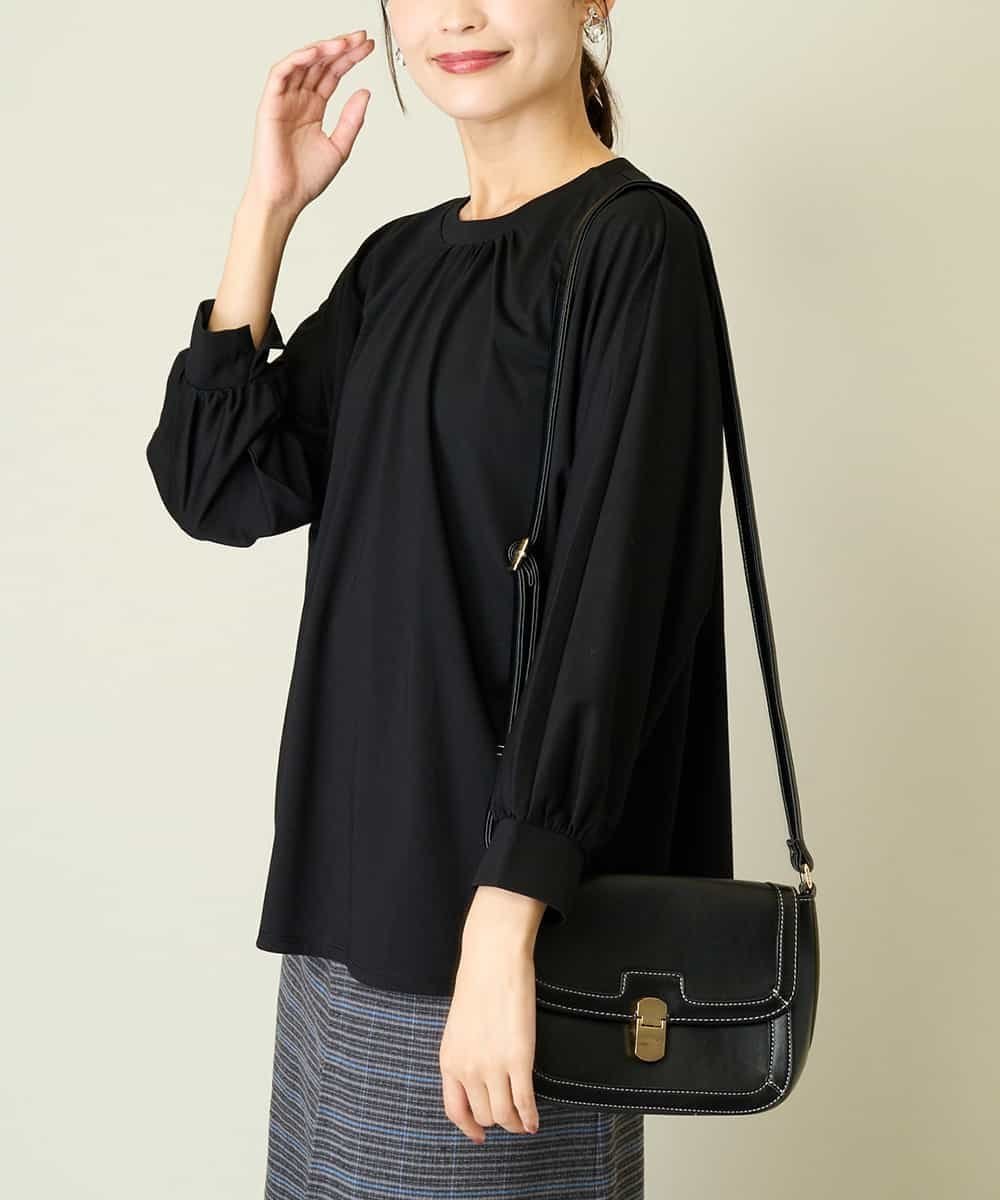 【アー ヴェー ヴェー/a.v.v】の【洗える】ギャザーネックドルマンカットソー インテリア・キッズ・メンズ・レディースファッション・服の通販 founy(ファニー) 　ファッション　Fashion　レディースファッション　Fashion for Women　トップス・カットソー　Cut & Sew Tops　カットソー・ベーシックTシャツ　Cut-and-Sewn Tops / Stretch Tees & Basics　洗える　Machine Washable　カットソー　Cut and Sewn Top　カフス　Cuff Design　ギャザー　Gathered, Ruffled　シンプル　Simple, Minimal　スリーブ　Sleeve, Long Sleeve / Short Sleeve　なめらか　Smooth, Silky Texture　再入荷　Restock / Back in Stock　おすすめ　Recommended / Our Picks　エレガント 上品　Elegant　ビジネス 仕事 通勤　Business / Work / Commuting　ブラック|ID: prp329100004792326 ipo3291000000034772153