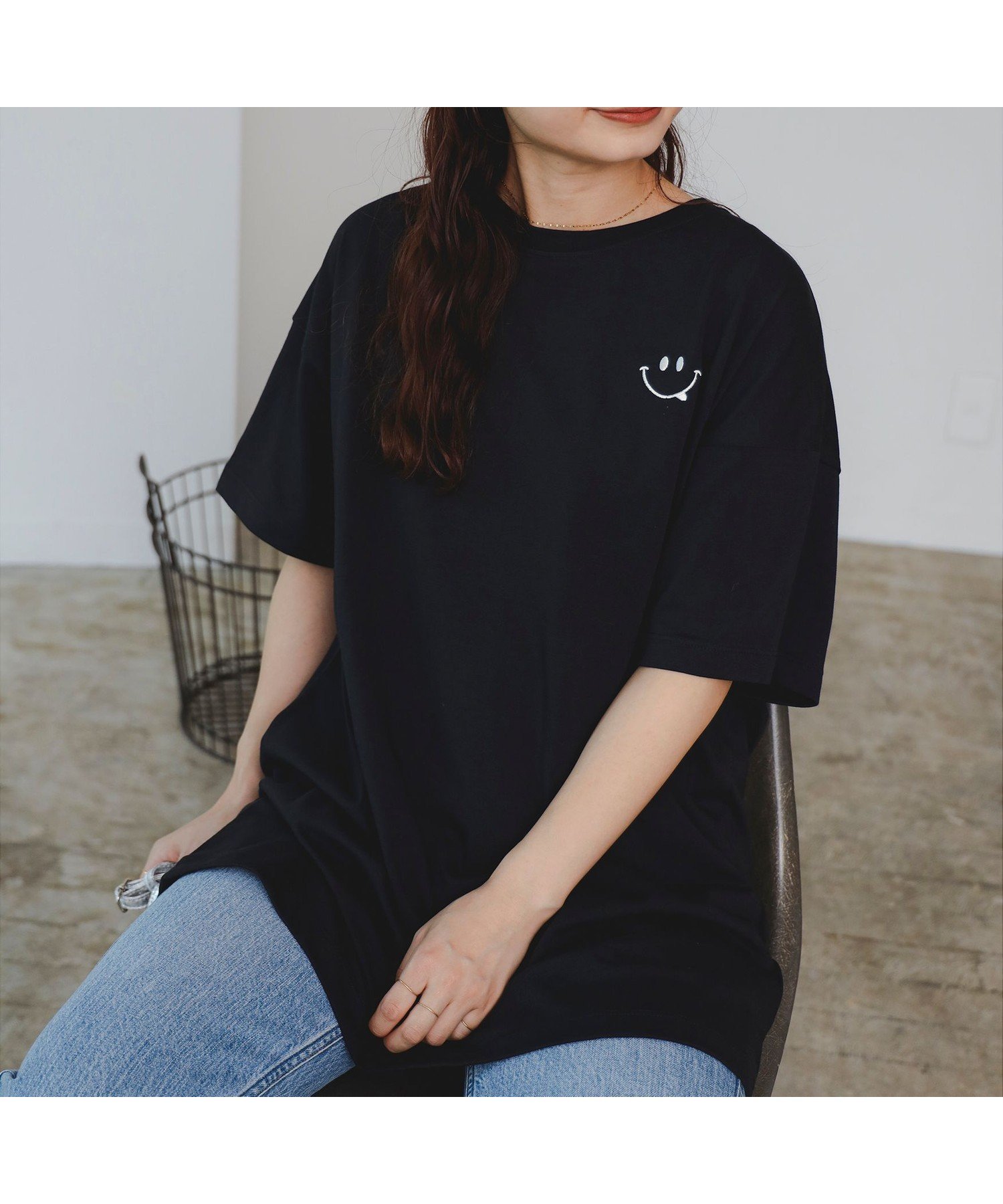 【ビームス ハート/BEAMS HEART】のスマイル刺繍 Tシャツ 人気、トレンドファッション・服の通販 founy(ファニー) ファッション Fashion レディースファッション Fashion for Women トップス・カットソー Cut & Sew Tops シャツ・ブラウス・オフィスカジュアル Elegant Blouses & Button-Ups ロングTシャツ・Tシャツ Longline T-Shirts & Tees アウトドア Outdoor Clothing アクセサリー Fashion Accessories カーゴパンツ Cargo Pants, Utility Pants シアー Sheer, See-Through デニム Denim, Jeans Material トレンド Trend, Trending Now ビッグ Big, Oversized other-1|ID: prp329100004792381 ipo3291000000034772449