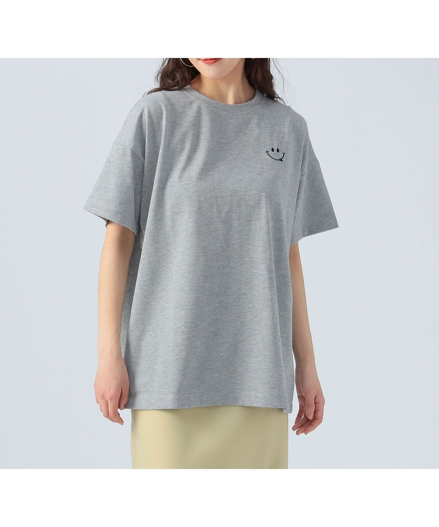 【ビームス ハート/BEAMS HEART】のスマイル刺繍 Tシャツ インテリア・キッズ・メンズ・レディースファッション・服の通販 founy(ファニー) ファッション Fashion レディースファッション Fashion for Women トップス・カットソー Cut & Sew Tops シャツ・ブラウス・オフィスカジュアル Elegant Blouses & Button-Ups ロングTシャツ・Tシャツ Longline T-Shirts & Tees アウトドア Outdoor Clothing アクセサリー Fashion Accessories カーゴパンツ Cargo Pants, Utility Pants シアー Sheer, See-Through デニム Denim, Jeans Material トレンド Trend, Trending Now ビッグ Big, Oversized GREY|ID: prp329100004792381 ipo3291000000034772455