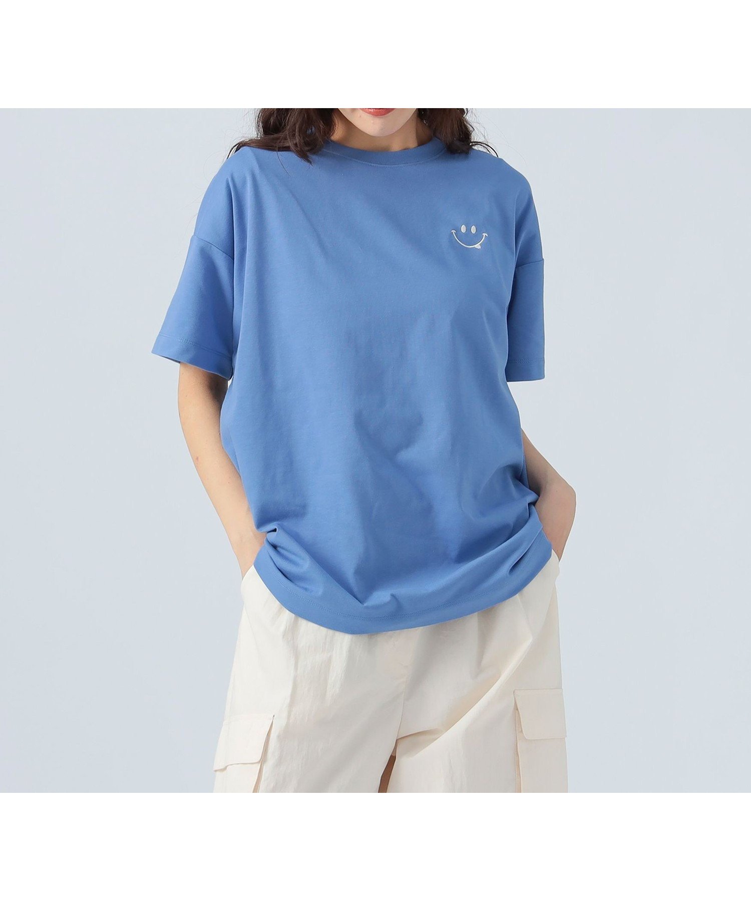 【ビームス ハート/BEAMS HEART】のスマイル刺繍 Tシャツ インテリア・キッズ・メンズ・レディースファッション・服の通販 founy(ファニー) ファッション Fashion レディースファッション Fashion for Women トップス・カットソー Cut & Sew Tops シャツ・ブラウス・オフィスカジュアル Elegant Blouses & Button-Ups ロングTシャツ・Tシャツ Longline T-Shirts & Tees アウトドア Outdoor Clothing アクセサリー Fashion Accessories カーゴパンツ Cargo Pants, Utility Pants シアー Sheer, See-Through デニム Denim, Jeans Material トレンド Trend, Trending Now ビッグ Big, Oversized BLUE|ID: prp329100004792381 ipo3291000000034772456