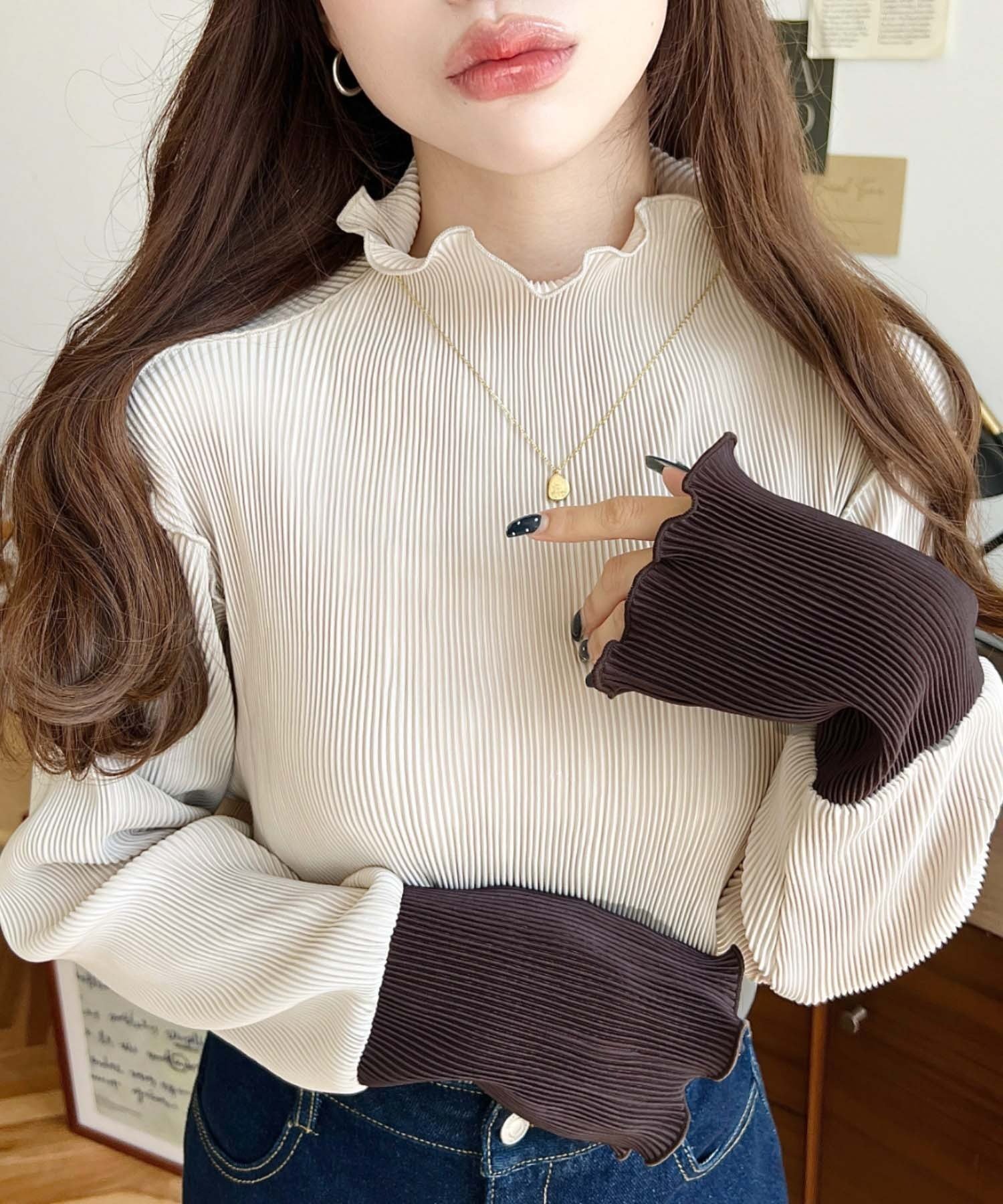 【モーメントプラス/moment+ / MEN】のマットサテンプリーツ 袖配色ハイネックメロープルオーバー インテリア・キッズ・メンズ・レディースファッション・服の通販 founy(ファニー) ファッション Fashion メンズファッション Fashion for Men トップス・カットソー Cut & Sew Tops インナー Innerwear サテン Satin, Glossy Fabric ショート Short, Short Length シンプル Simple, Minimal スラックス Slacks, Dress Pants デニム Denim, Jeans Material トレンド Trend, Trending Now 定番 Standard, Basic Item なめらか Smooth, Silky Texture バランス Balance, Style Balance ビスチェ Bustier, Corset Top フィット Fit, Slim Fit プリーツ Pleats, Pleated ベスト Vest, Waistcoat ベーシック Basic, Essential ボトム Bottoms, Lower Wear マーメイド Mermaid, Fishtail Silhouette 無地 Plain, Solid Color 楽ちん Easy Fit, Comfortable 再入荷 Restock / Back in Stock プチプライス・低価格 Affordable / Budget Price エレガント 上品 Elegant グレイッシュベージュ|ID: prp329100004792402 ipo3291000000034772608