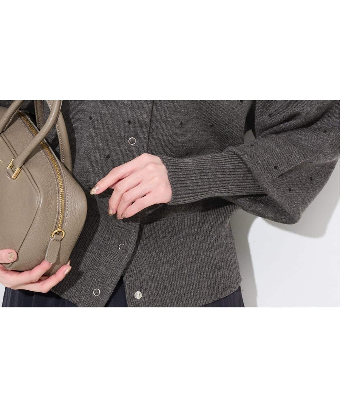 【スローブ イエナ/SLOBE IENA】のジャガードニットカーディガン 人気、トレンドファッション・服の通販 founy(ファニー) ファッション Fashion レディースファッション Fashion for Women トップス・カットソー Cut & Sew Tops ニット Knit Tops & Sweaters カーディガン・羽織り Layered Style Cardigans 2025年 2025 2025-2026秋冬・A/W Autumn/Winter 2025–26 AW25–26 おすすめ Recommended / Our Picks カーディガン Cardigan, Knitwear コンパクト Compact, Small Size スウェット / スエット Sweatshirt, Sweatwear トレンド Trend, Trending Now ドット Polka Dot, Dot Pattern パープル Purple, Violet フェミニン Feminine, Girly フロント Front, Front Design ベーシック Basic, Essential ボトム Bottoms, Lower Wear ワイド Wide, Wide Fit other-1|ID: prp329100004792419 ipo3291000000034949085