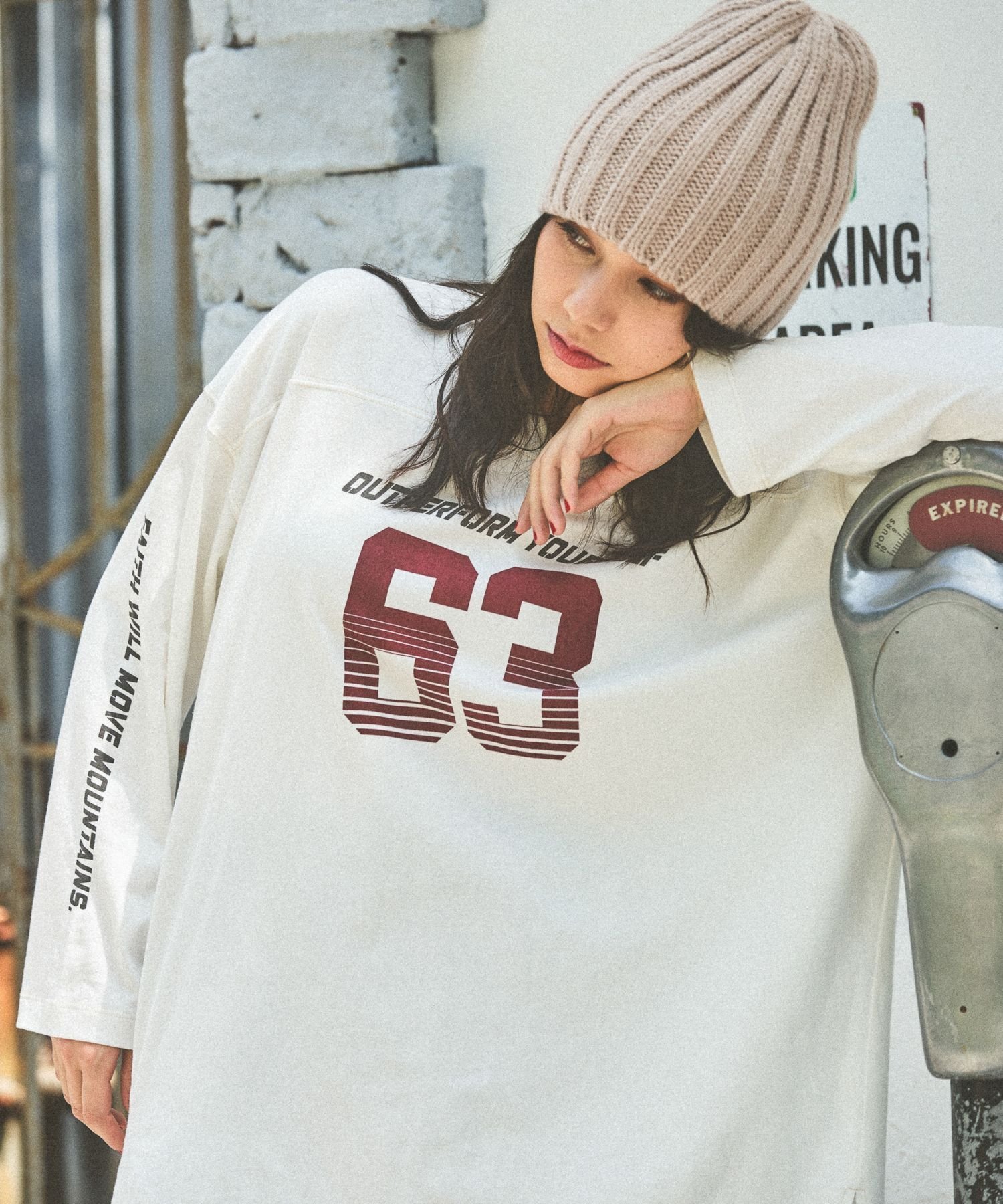 【ニコアンド/niko and】のフットボールフェードチュニックTシャツ インテリア・キッズ・メンズ・レディースファッション・服の通販 founy(ファニー) ファッション Fashion レディースファッション Fashion for Women トップス・カットソー Cut & Sew Tops シャツ・ブラウス・オフィスカジュアル Elegant Blouses & Button-Ups ロングTシャツ・Tシャツ Longline T-Shirts & Tees おすすめ Recommended / Our Picks スニーカー Sneakers, Trainers チュニック Tunic, Long Top デニム Denim, Jeans Material ハーフ Half, Half-Length プリント Print, Printed Pattern リラックス Relax, Relaxed Fit 吸水 Absorbent, Quick-Dry 長袖 Long Sleeve, Full Sleeve アイボリー|ID: prp329100004792436 ipo3291000000034772825