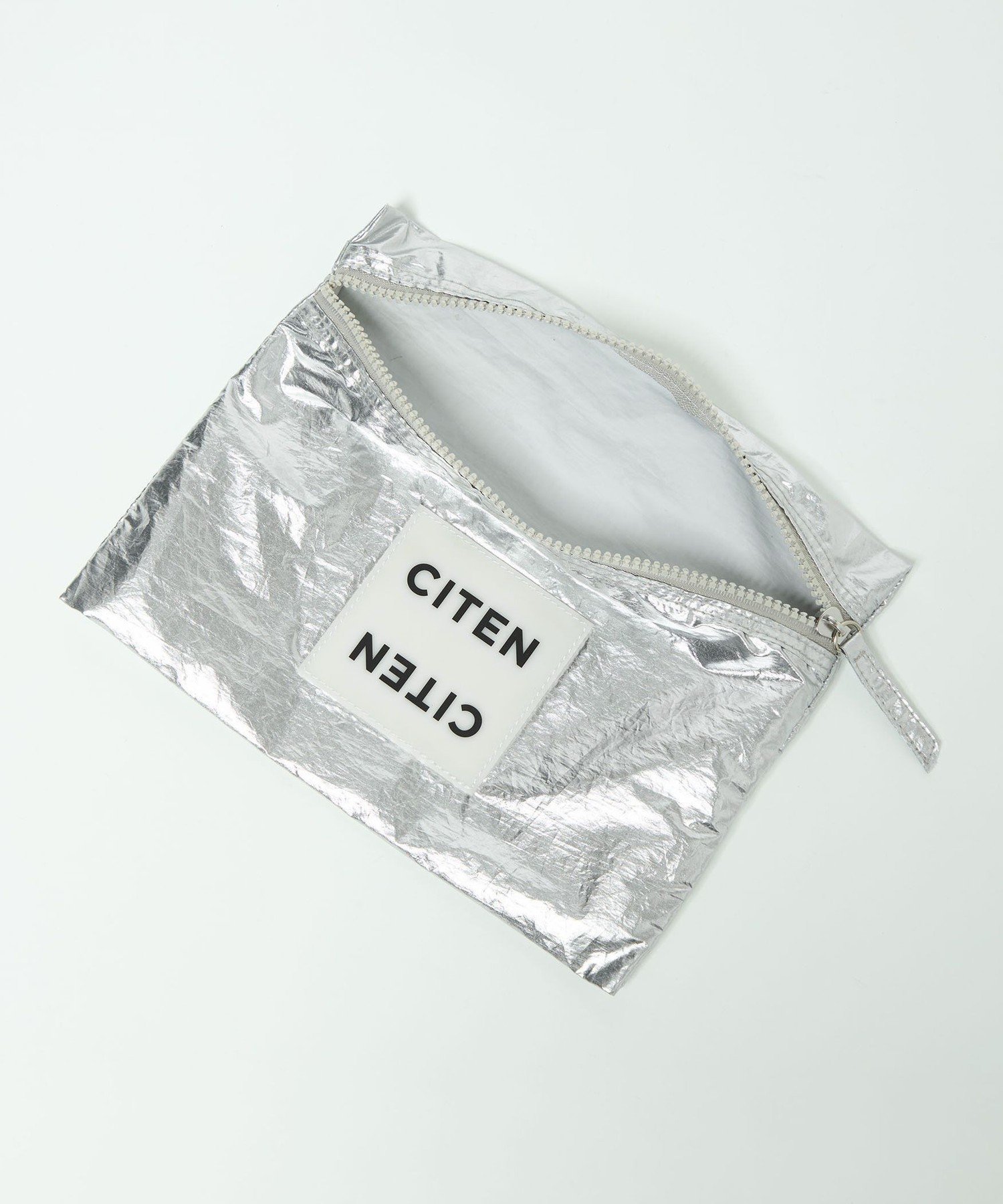 【シテン/CITEN】のCITEN CITENフフラットポーチメタリック インテリア・キッズ・メンズ・レディースファッション・服の通販 founy(ファニー) 　ファッション　Fashion　レディースファッション　Fashion for Women　ポーチ&ミニバッグ　Pouches & Mini Bags　フィット　Fit, Slim Fit　フラット　Flat, Flat Shoes　ブロック　Block, Solid Block Pattern　ポーチ　Pouch, Small Case　おすすめ　Recommended / Our Picks　SILVER|ID: prp329100004792472 ipo3291000000035166215