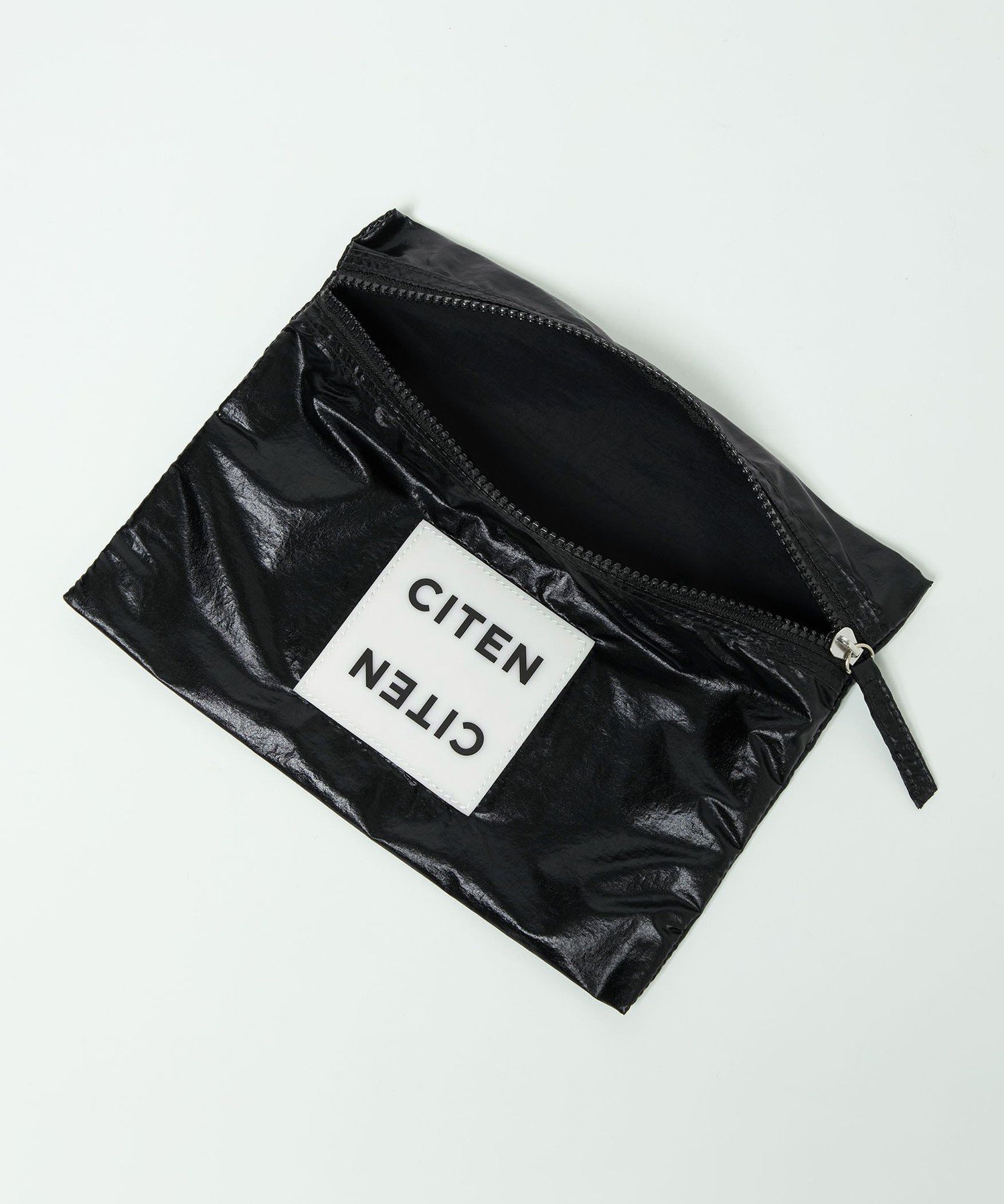 【シテン/CITEN】のCITEN CITENフフラットポーチメタリック インテリア・キッズ・メンズ・レディースファッション・服の通販 founy(ファニー) 　ファッション　Fashion　レディースファッション　Fashion for Women　ポーチ&ミニバッグ　Pouches & Mini Bags　フィット　Fit, Slim Fit　フラット　Flat, Flat Shoes　ブロック　Block, Solid Block Pattern　ポーチ　Pouch, Small Case　おすすめ　Recommended / Our Picks　BLACK|ID: prp329100004792472 ipo3291000000035166217