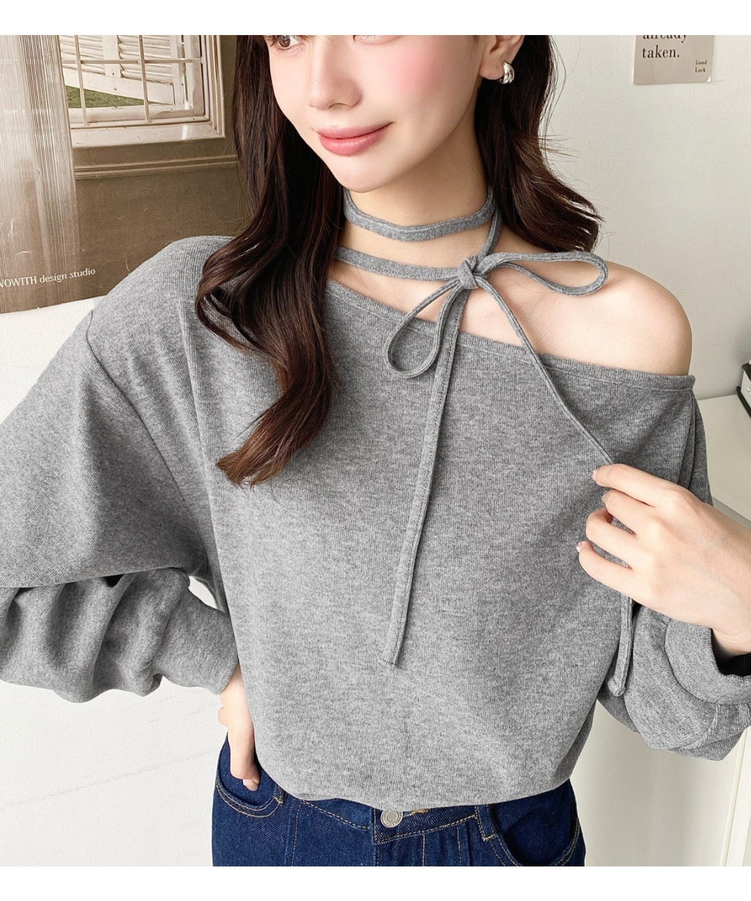 【モーメントプラス/moment+ / MEN】のストラップチョーカーネックリボンアシメワンショルダーニットソープルオーバー インテリア・キッズ・メンズ・レディースファッション・服の通販 founy(ファニー) ファッション Fashion メンズファッション Fashion for Men トップス・カットソー Cut & Sew Tops ニット・セーター / 定番トップス Knit Tops & Sweaters アシンメトリー Asymmetrical Style ショルダー Shoulder, Shoulder Strap シンプル Simple, Minimal トレンド Trend, Trending Now バランス Balance, Style Balance フィット Fit, Slim Fit ベーシック Basic, Essential ボトム Bottoms, Lower Wear ラップ Wrap, Wrap Design リボン Ribbon, Bow 再入荷 Restock / Back in Stock プチプライス・低価格 Affordable / Budget Price グレー|ID: prp329100004792477 ipo3291000000034773140