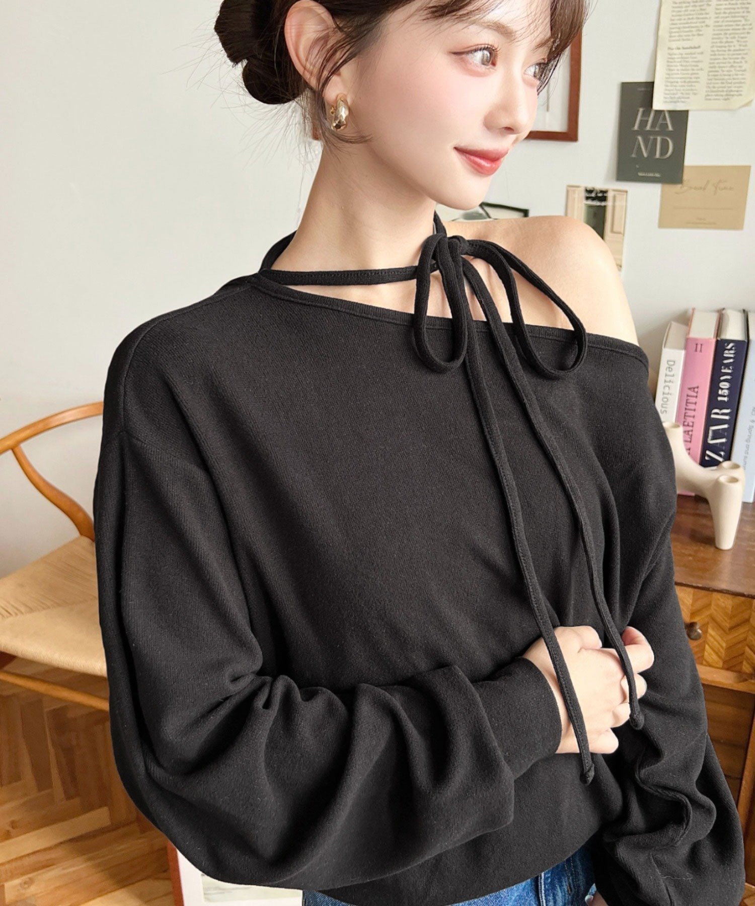 【モーメントプラス/moment+ / MEN】のストラップチョーカーネックリボンアシメワンショルダーニットソープルオーバー インテリア・キッズ・メンズ・レディースファッション・服の通販 founy(ファニー) ファッション Fashion メンズファッション Fashion for Men トップス・カットソー Cut & Sew Tops ニット・セーター / 定番トップス Knit Tops & Sweaters アシンメトリー Asymmetrical Style ショルダー Shoulder, Shoulder Strap シンプル Simple, Minimal トレンド Trend, Trending Now バランス Balance, Style Balance フィット Fit, Slim Fit ベーシック Basic, Essential ボトム Bottoms, Lower Wear ラップ Wrap, Wrap Design リボン Ribbon, Bow 再入荷 Restock / Back in Stock プチプライス・低価格 Affordable / Budget Price ブラック|ID: prp329100004792477 ipo3291000000034773142