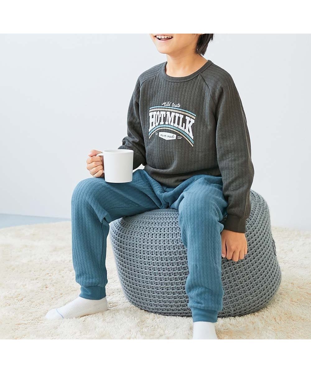 【デビロック/devirock / KIDS】のボーイズ やわらかキルト パジャマ パジャマ 長袖パジャマ ルームウェア 長袖 25AW インテリア・キッズ・メンズ・レディースファッション・服の通販 founy(ファニー) ファッション Fashion キッズファッション Fashion for Kids キルティング Quilted, Quilting キルト Quilt, Quilted Fabric 長袖 Long Sleeve, Full Sleeve パジャマ Pajamas, Sleepwear プリント Print, Printed Pattern ボーイズ Boyish, Boy Style 2025年 2025 2025-2026秋冬・A/W Autumn/Winter 2025–26 AW25–26 002-ロゴ-アッシュブルー|ID: prp329100004792492 ipo3291000000034773280