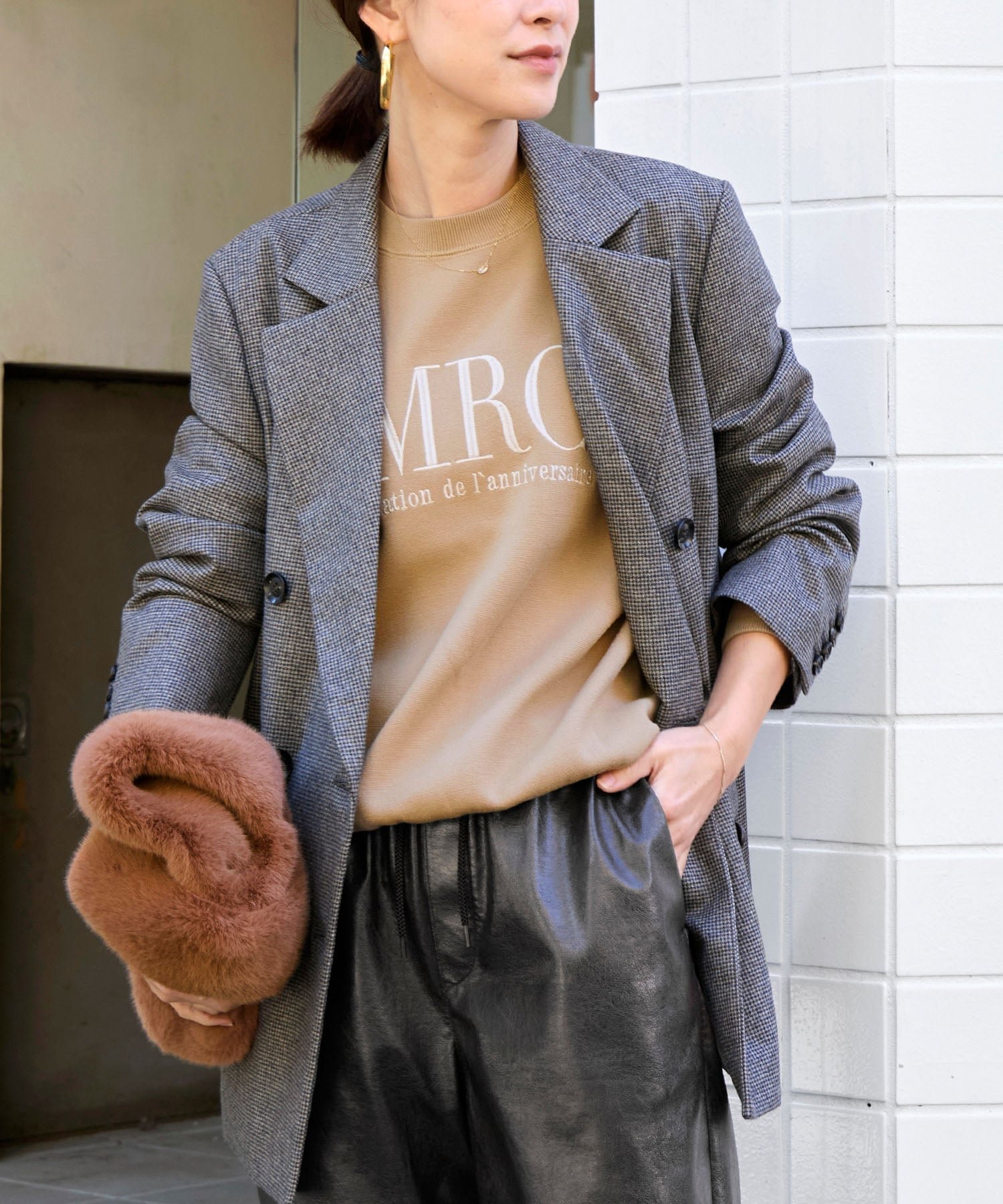 【マイカ ディール/MICA & DEAL】の【AMERICANA*MICA DEAL】15th ANNIVERSARY ロゴ刺繍スムースニットプルオーバー インテリア・キッズ・メンズ・レディースファッション・服の通販 founy(ファニー) ファッション Fashion レディースファッション Fashion for Women トップス・カットソー Cut & Sew Tops ニット Knit Tops & Sweaters カジュアルプルオーバー・ニットトップス Pullovers & Knit Tops / Casual Pullovers インナー Innerwear カットソー Cut and Sewn Top スクエア Square, Square Shape ストレッチ Stretch, Stretchy Fabric デニム Denim, Jeans Material トレンド Trend, Trending Now バランス Balance, Style Balance ボトム Bottoms, Lower Wear CAMEL|ID: prp329100004792503 ipo3291000000035038851