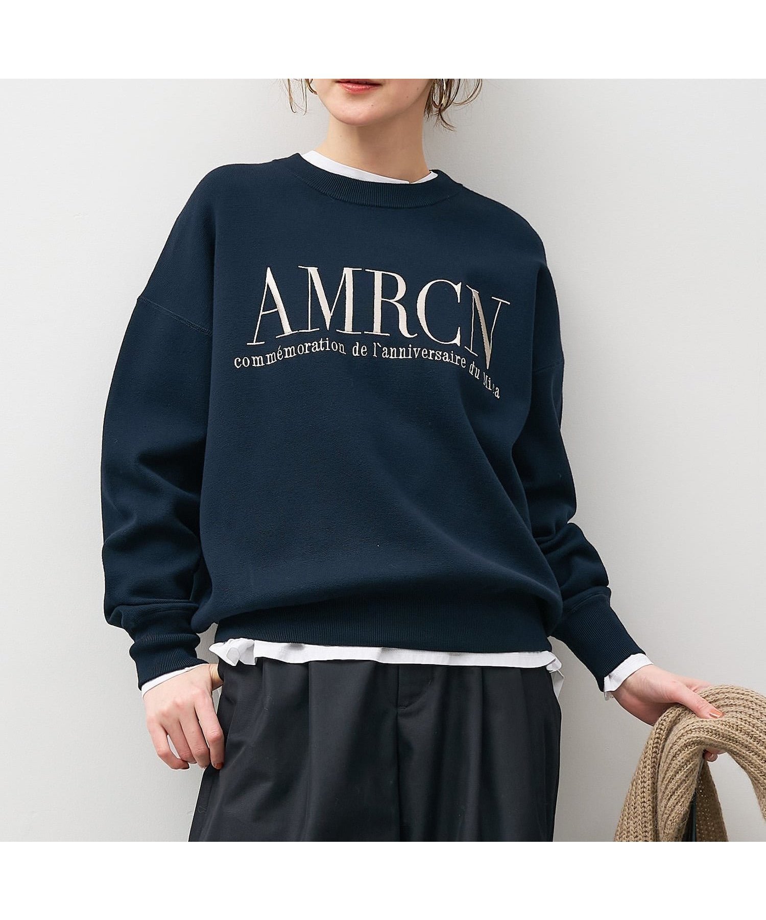 【マイカ ディール/MICA & DEAL】の【AMERICANA*MICA DEAL】15th ANNIVERSARY ロゴ刺繍スムースニットプルオーバー インテリア・キッズ・メンズ・レディースファッション・服の通販 founy(ファニー) ファッション Fashion レディースファッション Fashion for Women トップス・カットソー Cut & Sew Tops ニット Knit Tops & Sweaters カジュアルプルオーバー・ニットトップス Pullovers & Knit Tops / Casual Pullovers インナー Innerwear カットソー Cut and Sewn Top スクエア Square, Square Shape ストレッチ Stretch, Stretchy Fabric デニム Denim, Jeans Material トレンド Trend, Trending Now バランス Balance, Style Balance ボトム Bottoms, Lower Wear NAVY|ID: prp329100004792503 ipo3291000000035038855