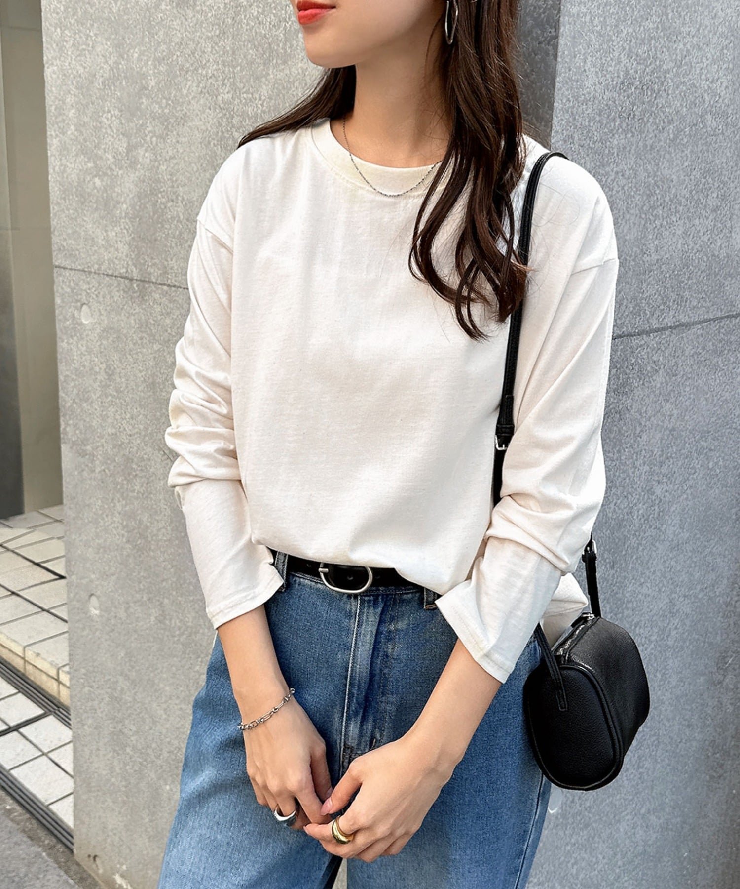 【アンドミー/andme】の汗染み防止加工 USAコットン 長袖 Tシャツ インテリア・キッズ・メンズ・レディースファッション・服の通販 founy(ファニー) ファッション Fashion レディースファッション Fashion for Women トップス・カットソー Cut & Sew Tops シャツ・ブラウス・オフィスカジュアル Elegant Blouses & Button-Ups ロングTシャツ・Tシャツ Longline T-Shirts & Tees カットソー Cut and Sewn Top ショルダー Shoulder, Shoulder Strap スウェット / スエット Sweatshirt, Sweatwear ドロップ Drop Shoulder, Dropped Style 長袖 Long Sleeve, Full Sleeve バランス Balance, Style Balance パーカー Hoodie, Parka ベーシック Basic, Essential ロング Long, Long-Length 楽ちん Easy Fit, Comfortable ワイド Wide, Wide Fit おすすめ Recommended / Our Picks エクリュ|ID: prp329100004792524 ipo3291000000034773608