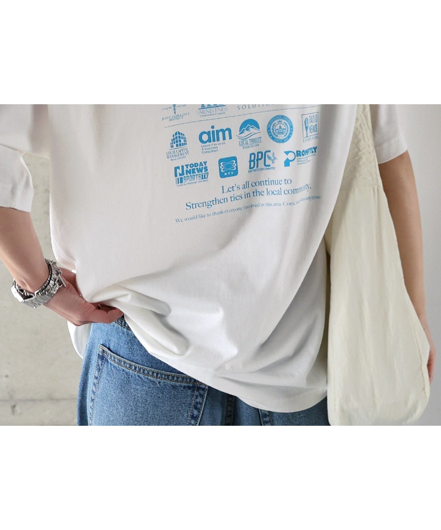 【アンドミー/andme】の企業ロゴ プリント 半袖 Tシャツ ANME アンメ インテリア・キッズ・メンズ・レディースファッション・服の通販 founy(ファニー) ファッション Fashion レディースファッション Fashion for Women トップス・カットソー Cut & Sew Tops シャツ・ブラウス・オフィスカジュアル Elegant Blouses & Button-Ups ロングTシャツ・Tシャツ Longline T-Shirts & Tees プリント Print, Printed Pattern 別注 Limited Edition, Custom Order 半袖 Short Sleeve, Half Sleeve オフホワイト×ブルー|ID: prp329100004792529 ipo3291000000034773652