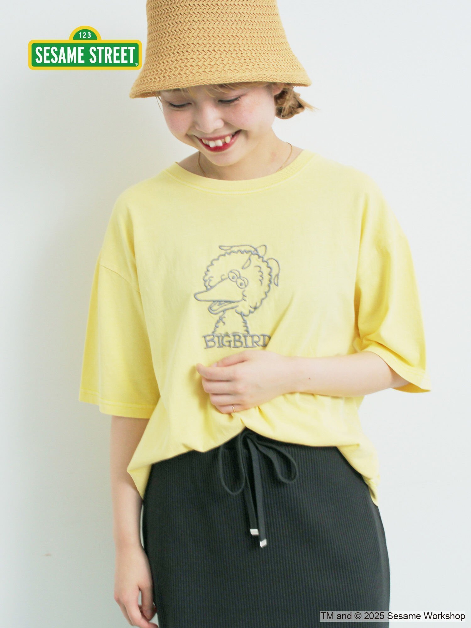 【サマンサモスモス/Samansa Mos2】の【SESAME STREET meets SM2】刺繍Tシャツ インテリア・キッズ・メンズ・レディースファッション・服の通販 founy(ファニー) ファッション Fashion レディースファッション Fashion for Women トップス・カットソー Cut & Sew Tops シャツ・ブラウス・オフィスカジュアル Elegant Blouses & Button-Ups ロングTシャツ・Tシャツ Longline T-Shirts & Tees イエロー|ID: prp329100004792531 ipo3291000000034773695
