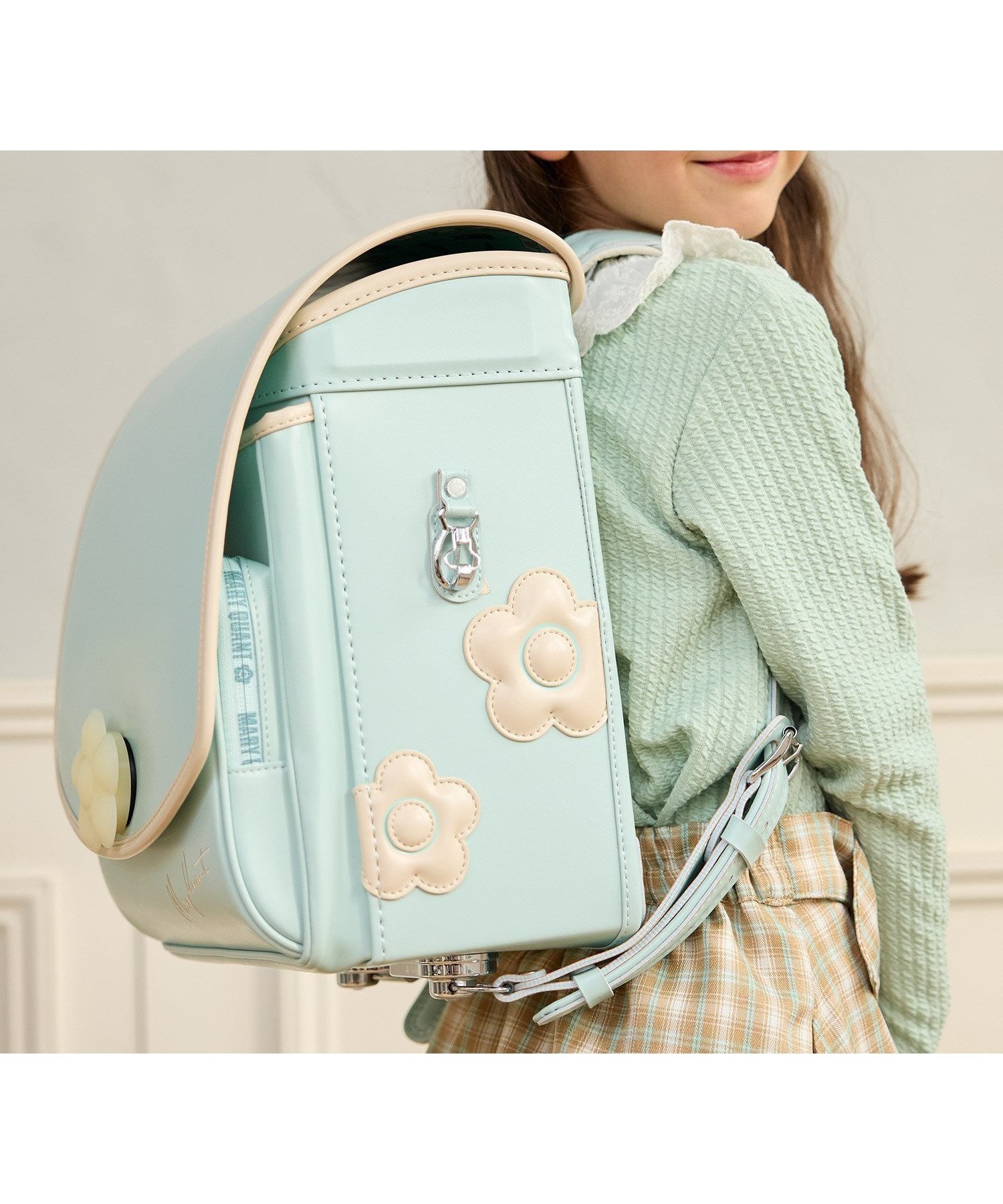 【シフォン/SHIFFON / KIDS】のデイジーハーフスタイルランドセル【即納】 インテリア・キッズ・メンズ・レディースファッション・服の通販 founy(ファニー) 　ファッション　Fashion　キッズファッション　Fashion for Kids　クッション　Cushion, Throw Pillow　クラシカル　Classical, Vintage-Inspired　抗菌　Antibacterial, Bacteria-Resistant　軽量　Lightweight, Ultra Light　スカーフ　Scarf, Neckwear　ダメージ　Distressed, Destroyed　パイピング　Piping, Trim Design　フィット　Fit, Slim Fit　フラット　Flat, Flat Shoes　プリント　Print, Printed Pattern　プレート　Plate, Dish　ポケット　Pocket, Pocket Detail　ミニスカート　Mini Skirt, Short Skirt　ラウンド　Round, Round Neck　mint green|ID: prp329100004792543 ipo3291000000035032876