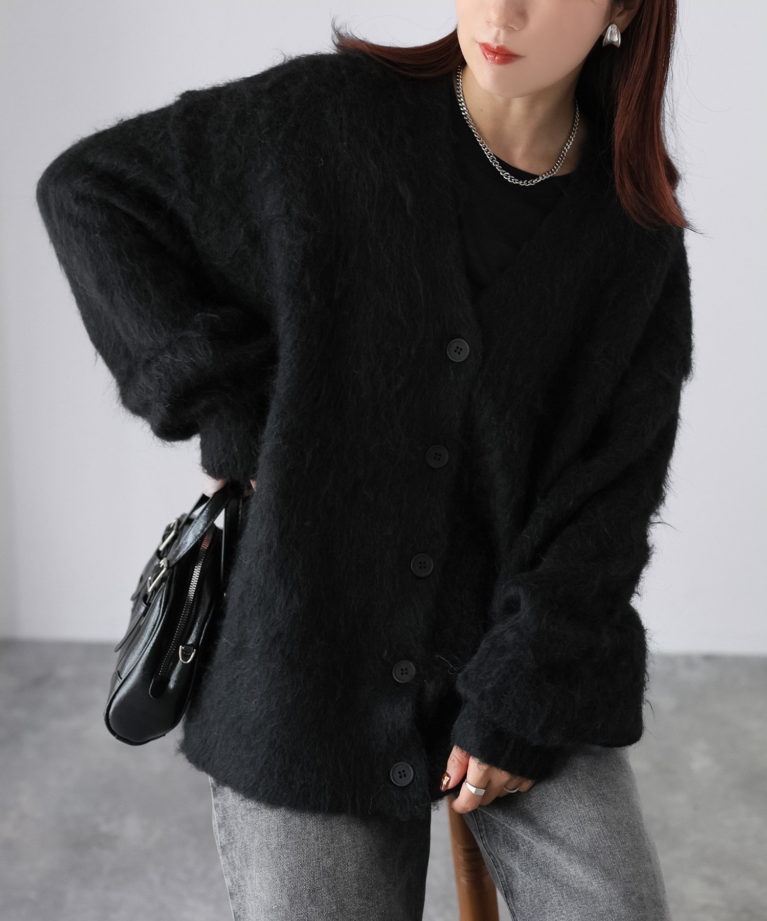 【リベリー/Riberry】のシャギーVネックニットカーディガン インテリア・キッズ・メンズ・レディースファッション・服の通販 founy(ファニー) ファッション Fashion レディースファッション Fashion for Women トップス・カットソー Cut & Sew Tops ニット Knit Tops & Sweaters カーディガン・羽織り Layered Style Cardigans Vネックトップス V-Neck Tops / V-Cut Neckline Shirts インナー Innerwear オケージョン Occasion Wear 春 Spring 秋 Autumn カーディガン Cardigan, Knitwear キャミワンピース Cami Dress, Slip Dress シンプル Simple, Minimal スリーブ Sleeve, Long Sleeve / Short Sleeve デニム Denim, Jeans Material 人気 Popular, Best Seller フェミニン Feminine, Girly フレア Flare, Flared ベーシック Basic, Essential 冬 Winter / This Winter 再入荷 Restock / Back in Stock おすすめ Recommended / Our Picks ブラック|ID: prp329100004792563 ipo3291000000034773947