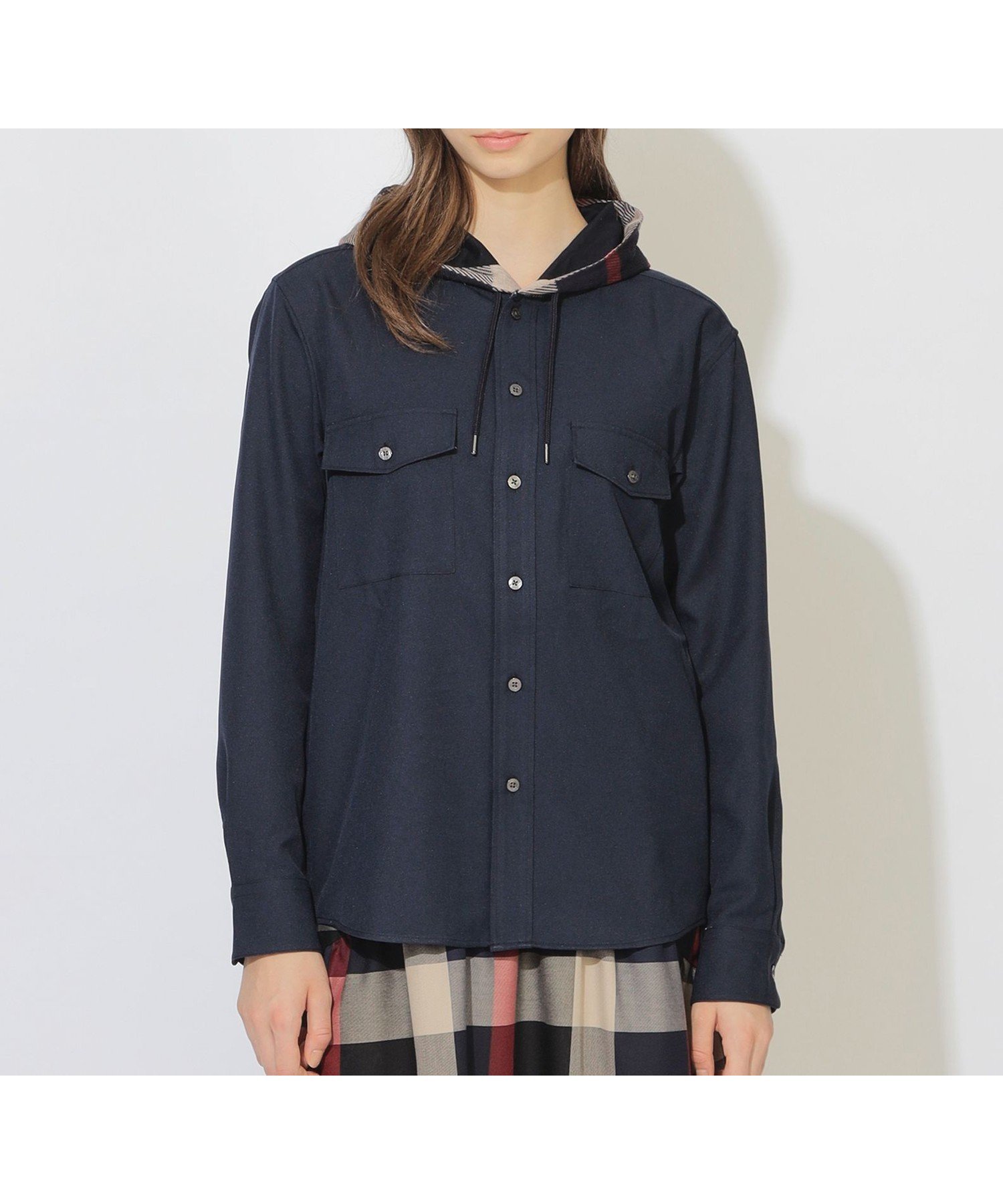 【ブルーレーベル クレストブリッジ/BLUE LABEL CRESTBRIDGE】のクレストブリッジチェックフーディーシャツ インテリア・キッズ・メンズ・レディースファッション・服の通販 founy(ファニー) 　ファッション　Fashion　レディースファッション　Fashion for Women　トップス・カットソー　Cut & Sew Tops　シャツ・ブラウス・オフィスカジュアル　Elegant Blouses & Button-Ups　チェック　Check, Plaid, Tartan　トレンド　Trend, Trending Now　フロント　Front, Front Design　ポケット　Pocket, Pocket Detail　ワーク　Workwear, Utility Style　無地　Plain, Solid Color　ネイビーA|ID: prp329100004792574 ipo3291000000035179220