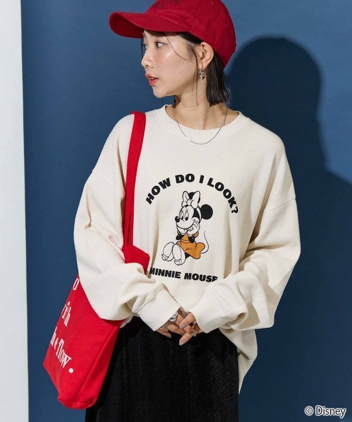 【フリークスストア/FREAK'S STORE】の別注/Mickey Mouse/ミッキーマウス/ワッフル プリント ロングスリーブ Tシャツ【限定展開】 25AW インテリア・キッズ・メンズ・レディースファッション・服の通販 founy(ファニー) 　ファッション　Fashion　レディースファッション　Fashion for Women　トップス・カットソー　Cut & Sew Tops　シャツ・ブラウス・オフィスカジュアル　Elegant Blouses & Button-Ups　ロングTシャツ・Tシャツ　Longline T-Shirts & Tees　2025年　2025　2025-2026秋冬・A/W　Autumn/Winter 2025–26 AW25–26　冬　Winter / This Winter　カットソー　Cut and Sewn Top　ショルダー　Shoulder, Shoulder Strap　スウェット / スエット　Sweatshirt, Sweatwear　スペシャル　Special, Limited Edition　スリーブ　Sleeve, Long Sleeve / Short Sleeve　ドロップ　Drop Shoulder, Dropped Style　ビッグ　Big, Oversized　プリント　Print, Printed Pattern　ボトム　Bottoms, Lower Wear　ラウンド　Round, Round Neck　ロング　Long, Long-Length　ワッフル　Waffle, Waffle Knit　人気　Popular, Best Seller　別注　Limited Edition, Custom Order　A/W・秋冬　Autumn/Winter　ナチュラル(Minnie)|ID: prp329100004792622 ipo3291000000036071466