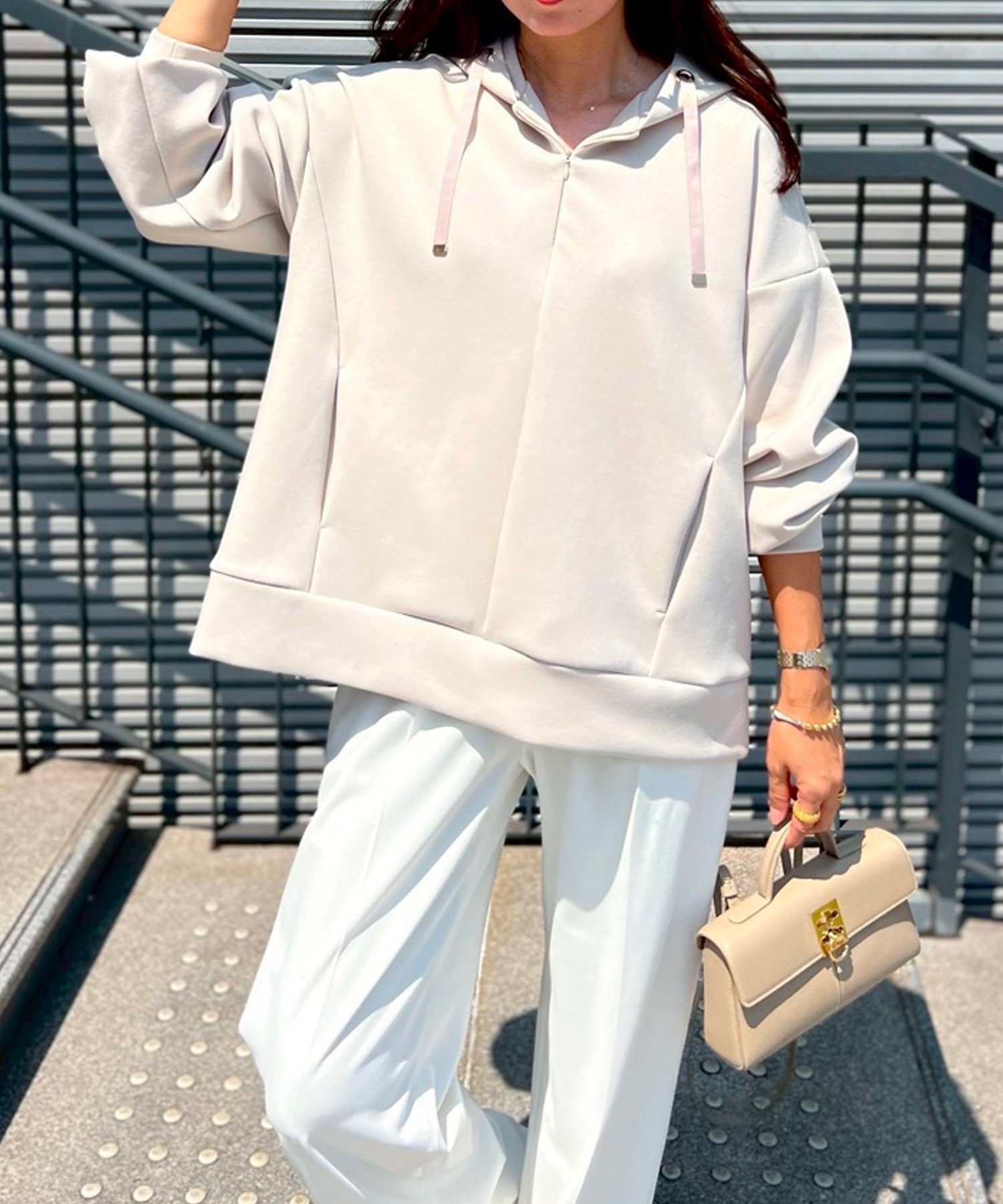 【スタイルドア/STYLEDOOR】のダンボールフロント2wayフーディ- インテリア・キッズ・メンズ・レディースファッション・服の通販 founy(ファニー) 　ファッション　Fashion　レディースファッション　Fashion for Women　アウトドア　Outdoor Clothing　インナー　Innerwear　洗える　Machine Washable　キャミソール　Camisole, Spaghetti Strap Top　シルバー　Silver, Metallic Silver　タンク　Tank Top, Sleeveless Top　フォルム　Silhouette, Form　フロント　Front, Front Design　ボトム　Bottoms, Lower Wear　ポケット　Pocket, Pocket Detail　エレガント 上品　Elegant　ライトベージュ|ID: prp329100004792705 ipo3291000000034937467