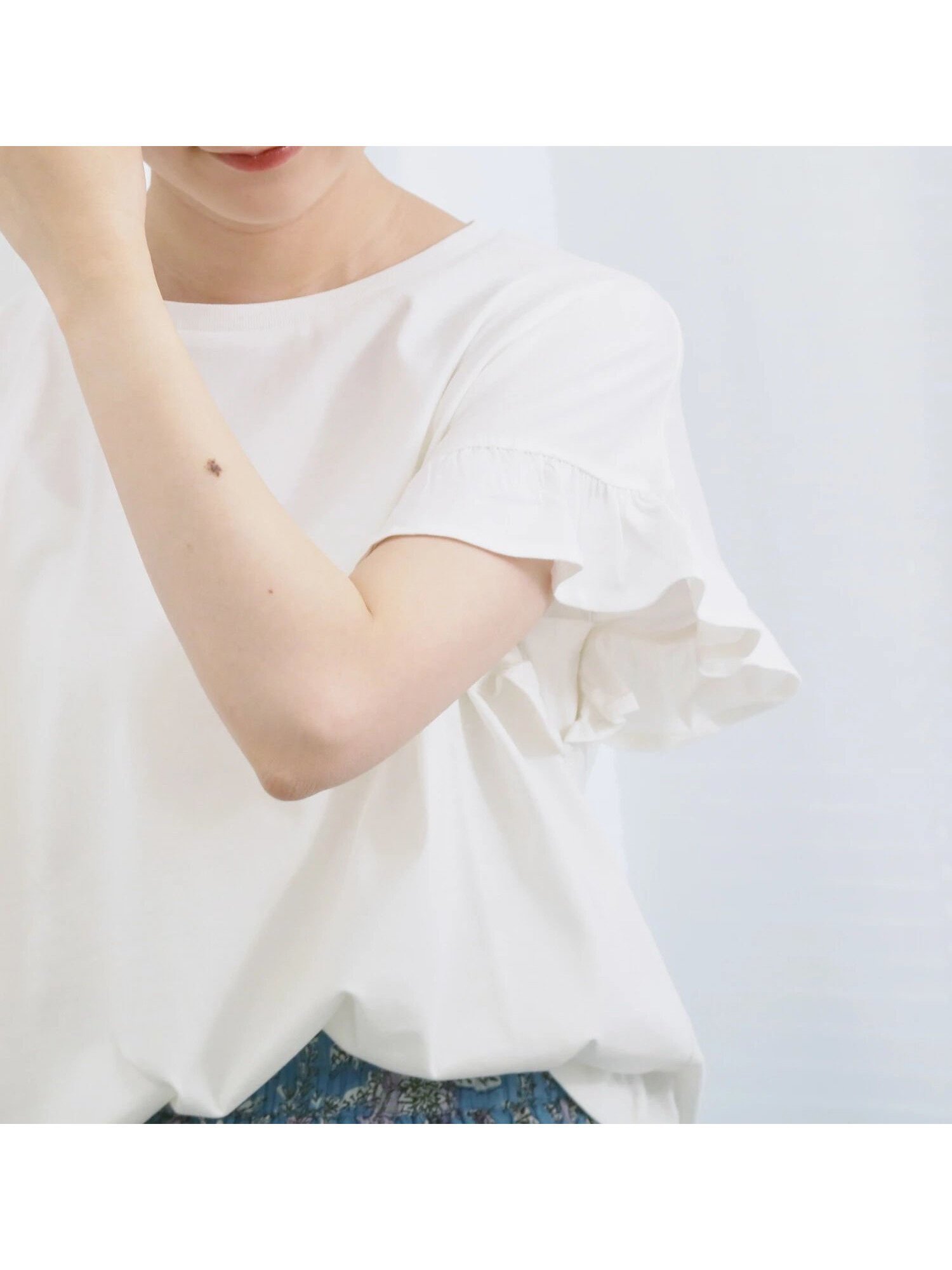 【サマンサモスモス/Samansa Mos2】の【USAコットン】フリルTシャツ インテリア・キッズ・メンズ・レディースファッション・服の通販 founy(ファニー) 　ファッション　Fashion　レディースファッション　Fashion for Women　トップス・カットソー　Cut & Sew Tops　シャツ・ブラウス・オフィスカジュアル　Elegant Blouses & Button-Ups　ロングTシャツ・Tシャツ　Longline T-Shirts & Tees　フリル　Frill, Ruffle　オフホワイト|ID: prp329100004792726 ipo3291000000034775296