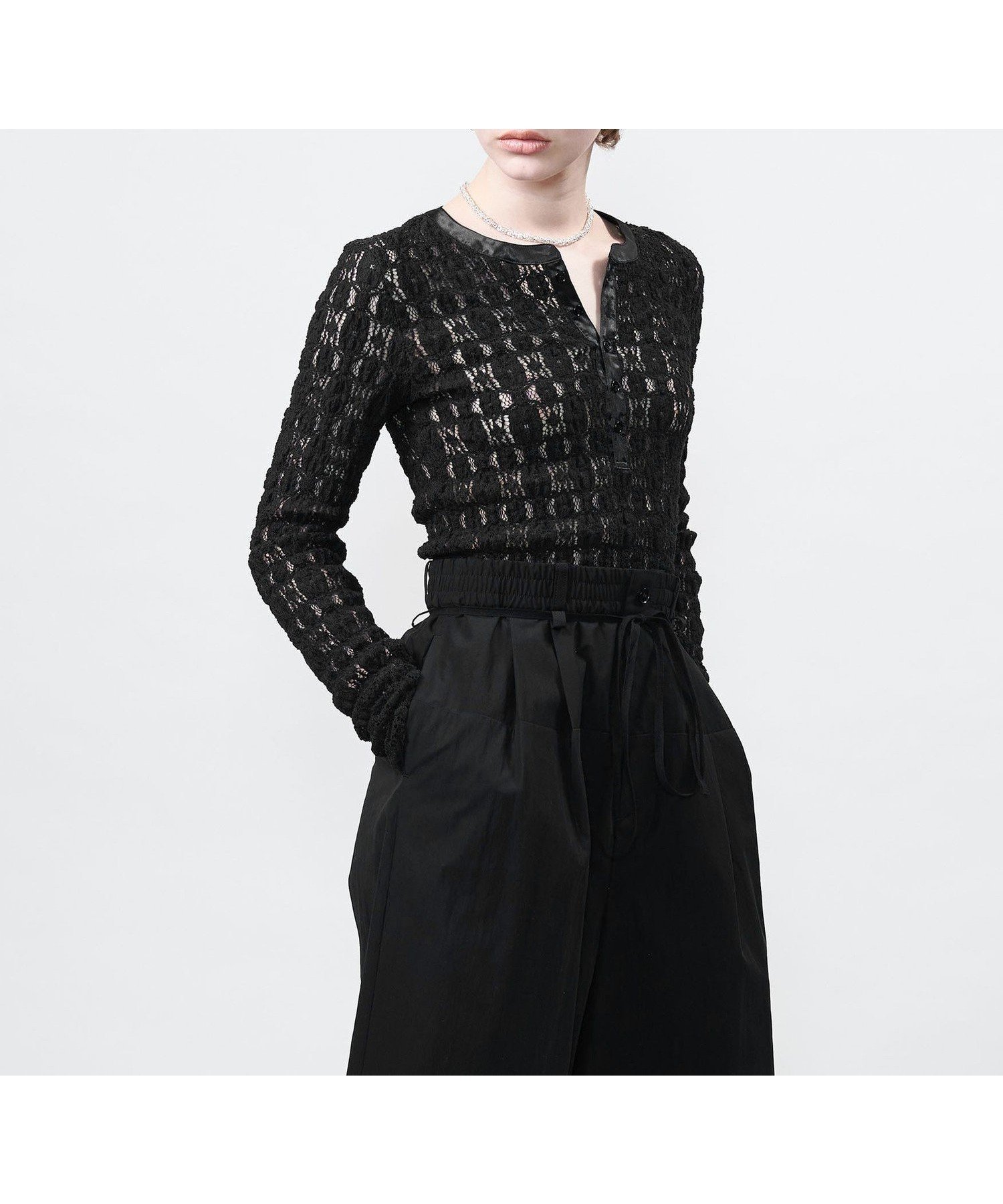 【ユナイテッドアローズ/UNITED ARROWS】のASTRAET レース ヘンリーネック カットソー インテリア・キッズ・メンズ・レディースファッション・服の通販 founy(ファニー) 　ファッション　Fashion　レディースファッション　Fashion for Women　トップス・カットソー　Cut & Sew Tops　カットソー・ベーシックTシャツ　Cut-and-Sewn Tops / Stretch Tees & Basics　カットソー　Cut and Sewn Top　コンパクト　Compact, Small Size　シアー　Sheer, See-Through　スキッパー　Skipper, Open Collar　デニム　Denim, Jeans Material　フロント　Front, Front Design　レース　Lace, Lace Fabric　ワイド　Wide, Wide Fit　アウトレット　Outlet / Clearance　おすすめ　Recommended / Our Picks　BLACK|ID: prp329100004792804 ipo3291000000034775784