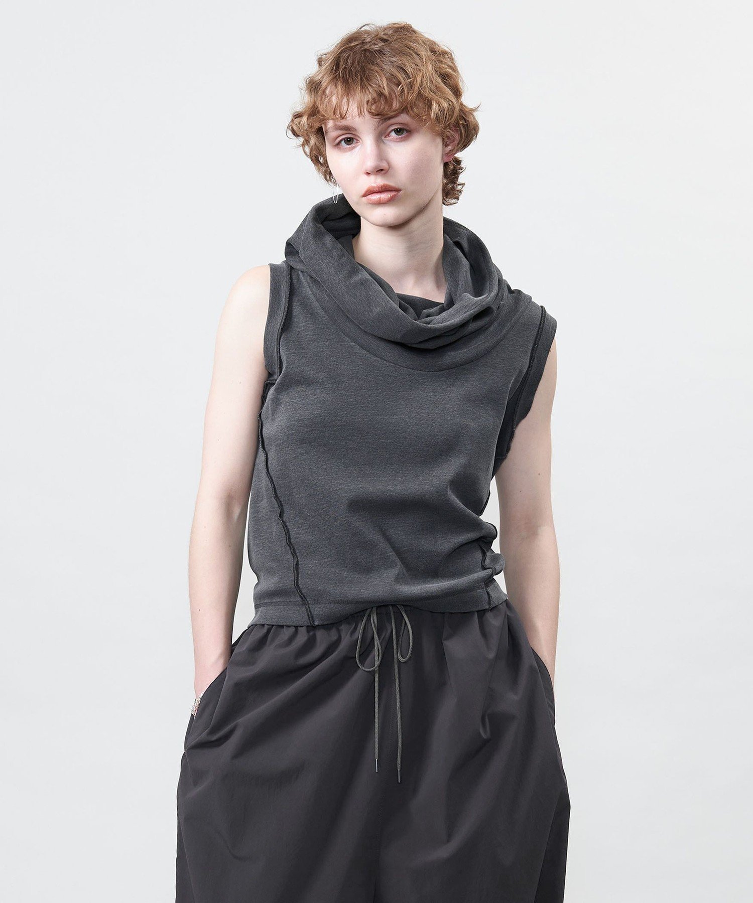 【ユナイテッドアローズ/UNITED ARROWS】のASTRAET コットン チューブネック ノースリーブカットソー インテリア・キッズ・メンズ・レディースファッション・服の通販 founy(ファニー) ファッション Fashion レディースファッション Fashion for Women トップス・カットソー Cut & Sew Tops キャミソール&ノースリーブ Camisoles & Sleeveless Tops カットソー・ベーシックTシャツ Cut-and-Sewn Tops / Stretch Tees & Basics コンパクト Compact, Small Size タイトスカート Pencil Skirt, Tight Skirt チューブ Tube, Tube Top ワイド Wide, Wide Fit アウトレット Outlet / Clearance DK.GRAY|ID: prp329100004792818 ipo3291000000034775853