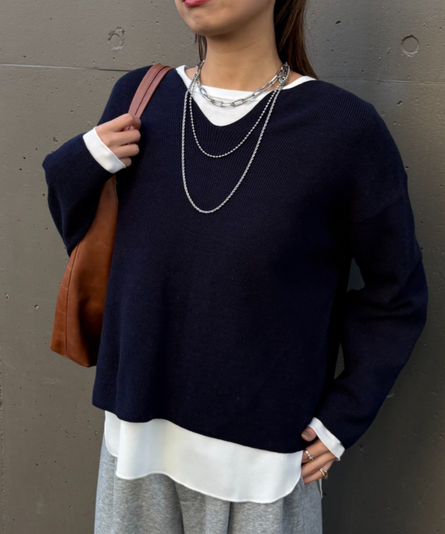 【ジェナ エスパス メルヴェイユ/Jena espace merveilleux】の【あったかアウターにぴったり!】カタアゼ編みVネックニット インテリア・キッズ・メンズ・レディースファッション・服の通販 founy(ファニー) 　ファッション　Fashion　レディースファッション　Fashion for Women　アウター　Coat / Outerwear Collection　トップス・カットソー　Cut & Sew Tops　ニット　Knit Tops & Sweaters　Vネックトップス　V-Neck Tops / V-Cut Neckline Shirts　シンプル　Simple, Minimal　スマート　Smart, Elegant　バランス　Balance, Style Balance　ボトム　Bottoms, Lower Wear　A/W・秋冬　Autumn/Winter　冬　Winter / This Winter　再入荷　Restock / Back in Stock　おすすめ　Recommended / Our Picks　2025年　2025　2025-2026秋冬・A/W　Autumn/Winter 2025–26 AW25–26　ネイビー|ID: prp329100004792864 ipo3291000000035020616