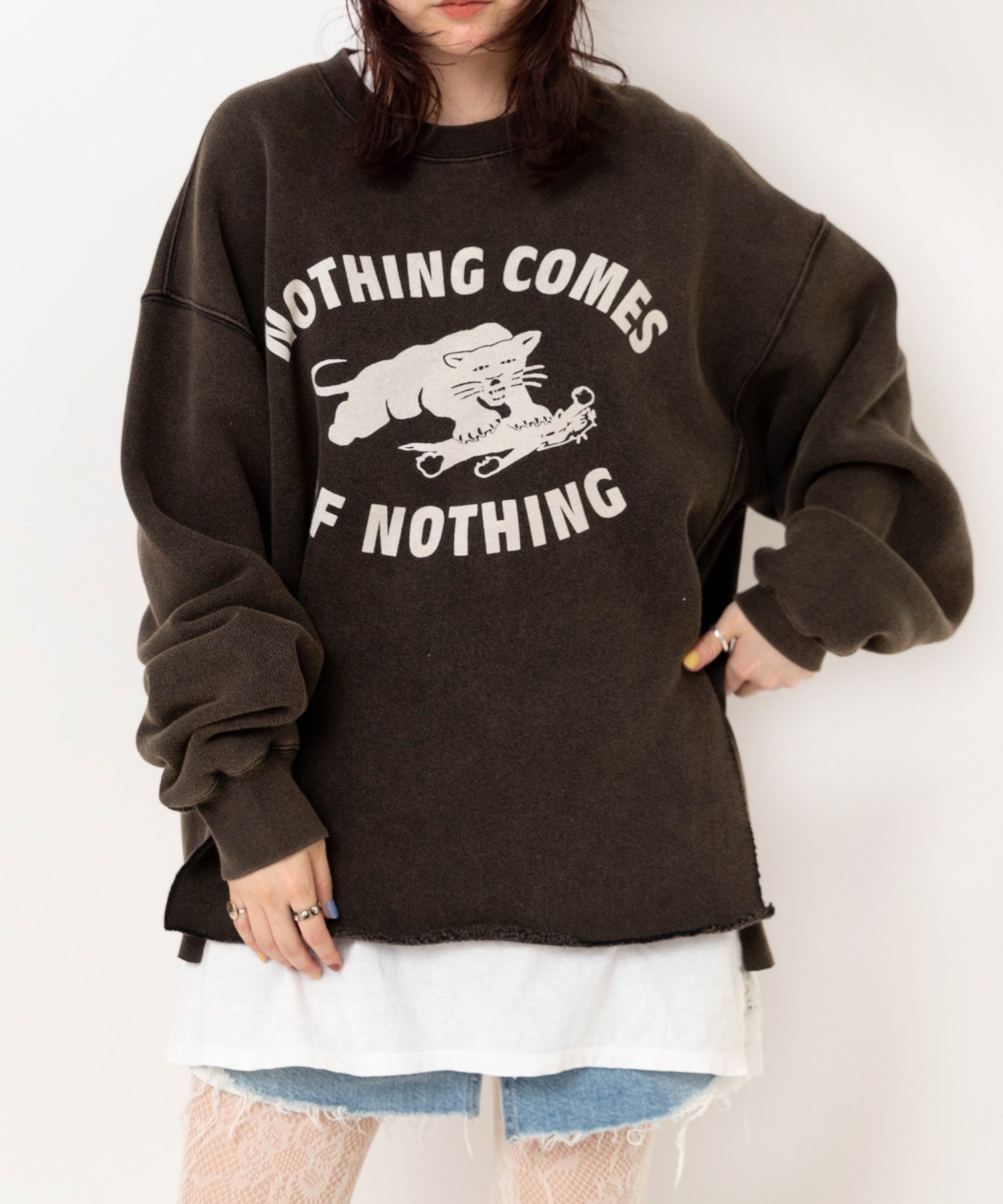 【アールエヌエー/RNA】のM2589 USEDライクサイドスリットトレーナー インテリア・キッズ・メンズ・レディースファッション・服の通販 founy(ファニー) 　ファッション　Fashion　レディースファッション　Fashion for Women　アメリカン　American Style　カットオフ　Cut-Off Design　グラフィック　Graphic, Graphic Design　ケミカル　Chemical, Chemical Wash　トレーナー　Sweatshirt, Trainer　ハーフ　Half, Half-Length　パウダー　Powder, Soft Tone　パーカー　Hoodie, Parka　ヒョウ　Leopard, Animal Print　ブラック|ID: prp329100004793005 ipo3291000000035237662