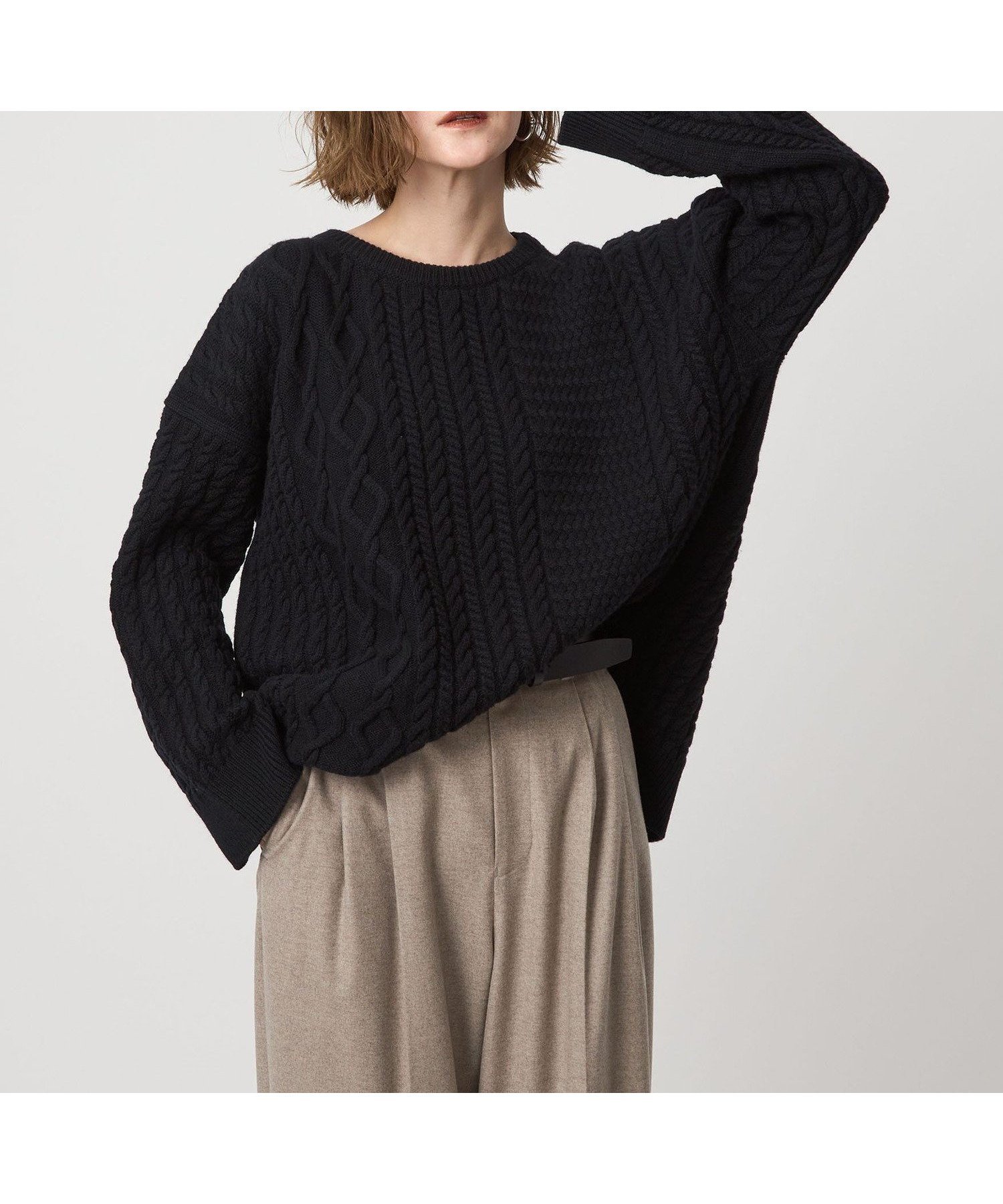 【ユナイテッドアローズ/UNITED ARROWS】のconte ケーブル ローゲージ クルーネックニット インテリア・キッズ・メンズ・レディースファッション・服の通販 founy(ファニー) 　ファッション　Fashion　レディースファッション　Fashion for Women　トップス・カットソー　Cut & Sew Tops　ニット　Knit Tops & Sweaters　スリット　Slit, Slit Detail　フロント　Front, Front Design　ボトム　Bottoms, Lower Wear　BLACK|ID: prp329100004793350 ipo3291000000034907129