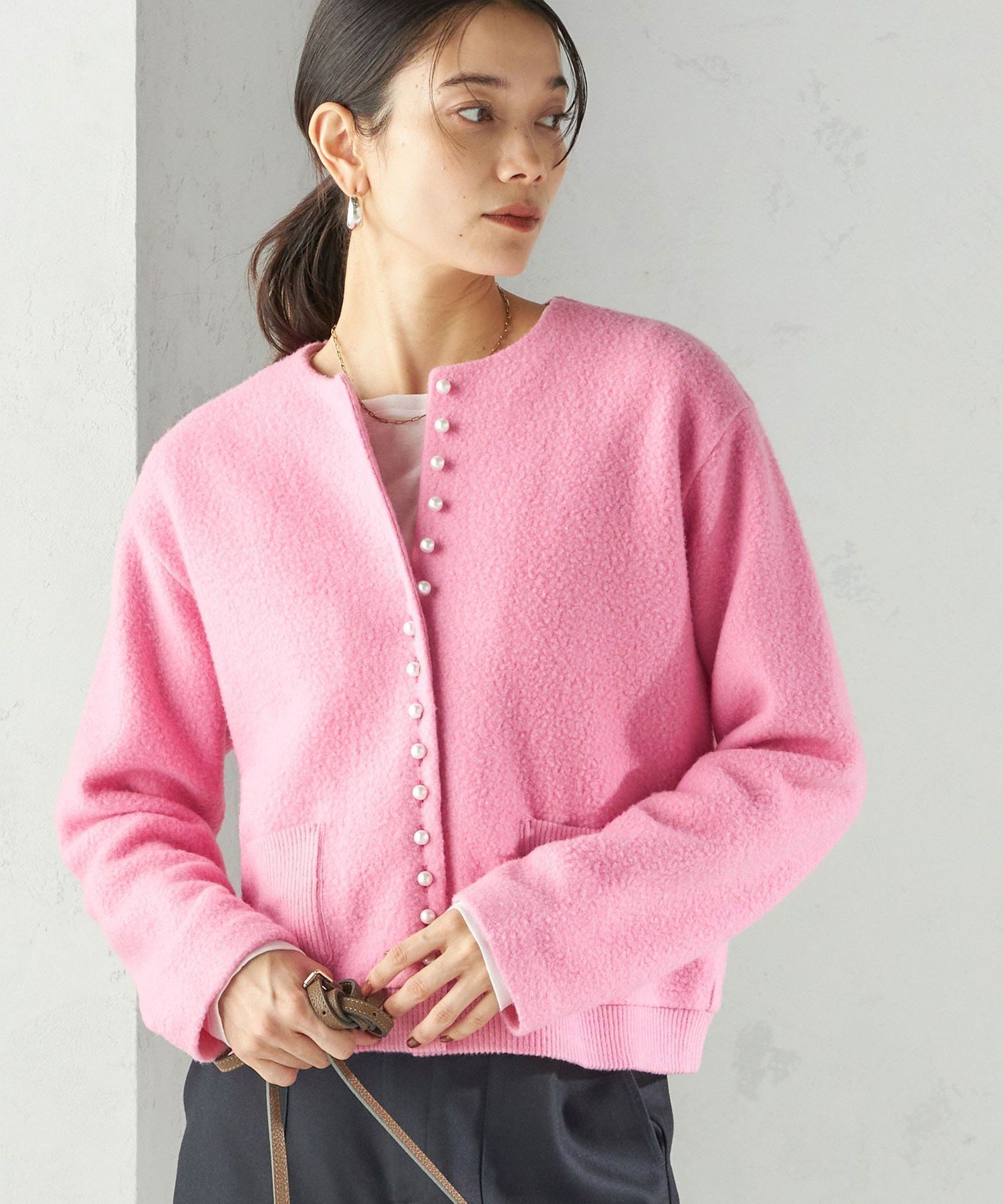 【シップス フォー ウィメン/SHIPS】の手洗い可能 パール モチーフ ボタン ジャッカル カーディガン インテリア・キッズ・メンズ・レディースファッション・服の通販 founy(ファニー) ファッション Fashion レディースファッション Fashion for Women トップス・カットソー Cut & Sew Tops カーディガン・羽織り Layered Style Cardigans アクリル Acrylic Material カットソー Cut and Sewn Top カーディガン Cardigan, Knitwear シルバー Silver, Metallic Silver ジャケット Jacket, Outerwear デニム Denim, Jeans Material パール Pearl, Pearl Accent フェミニン Feminine, Girly フロント Front, Front Design ポケット Pocket, Pocket Detail モチーフ Motif, Design Theme エレガント 上品 Elegant 2025年 2025 2025-2026秋冬・A/W Autumn/Winter 2025–26 AW25–26 ピンク|ID: prp329100004793534 ipo3291000000034781196