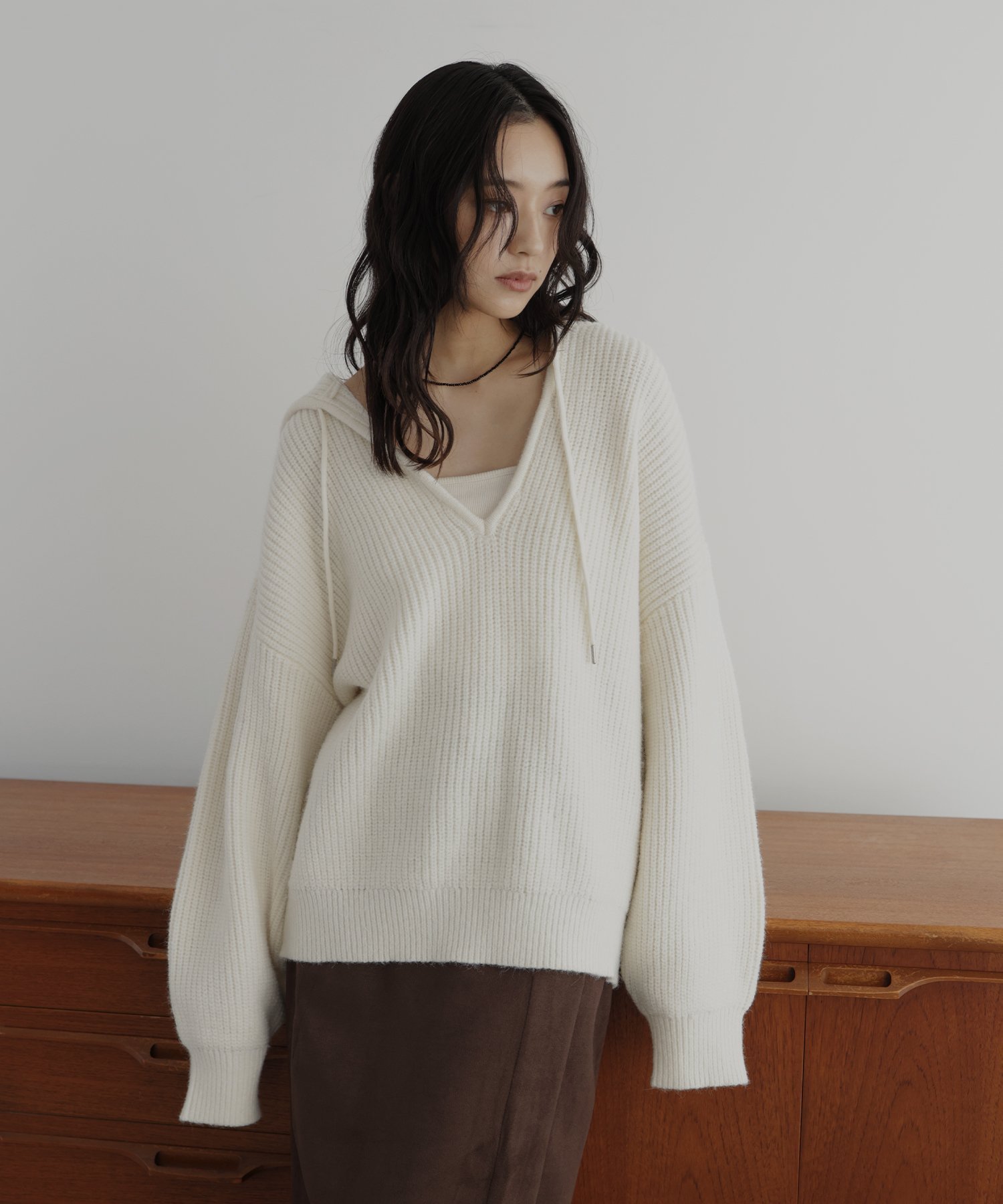 【ヘラム/hellam】のフード付きニットプルオーバー インテリア・キッズ・メンズ・レディースファッション・服の通販 founy(ファニー) 　ファッション　Fashion　レディースファッション　Fashion for Women　トップス・カットソー　Cut & Sew Tops　ニット　Knit Tops & Sweaters　カジュアルプルオーバー・ニットトップス　Pullovers & Knit Tops / Casual Pullovers　アイボリー|ID: prp329100004793535 ipo3291000000034781205