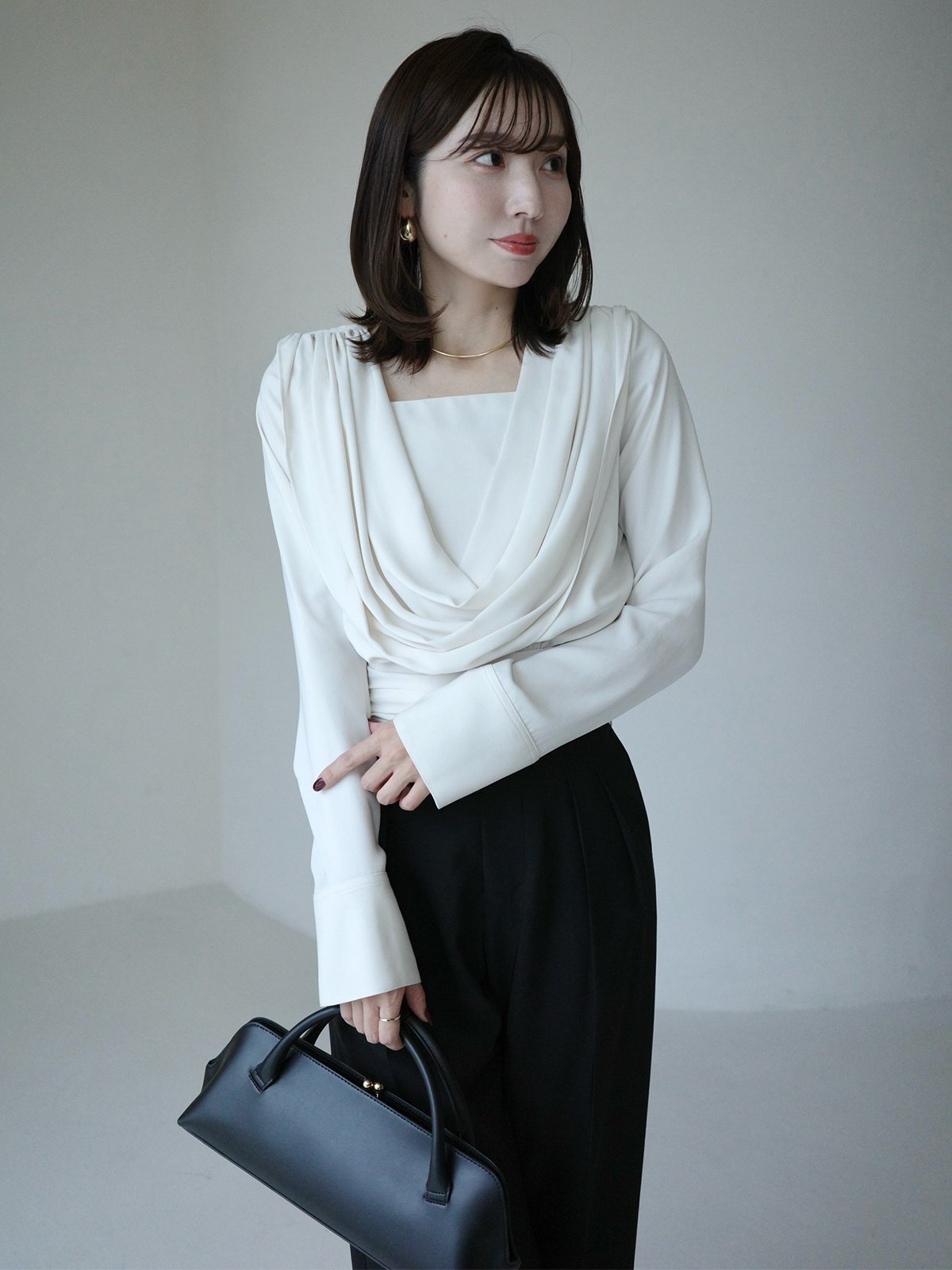 【アニュアンス/anuans】のパウダーサテンドレープトップス インテリア・キッズ・メンズ・レディースファッション・服の通販 founy(ファニー) ファッション Fashion レディースファッション Fashion for Women トップス・カットソー Cut & Sew Tops コンパクト Compact, Small Size サテン Satin, Glossy Fabric シンプル Simple, Minimal ドレープ Drape, Draping Fabric バランス Balance, Style Balance フロント Front, Front Design エレガント 上品 Elegant ECRU|ID: prp329100004793546 ipo3291000000034781295