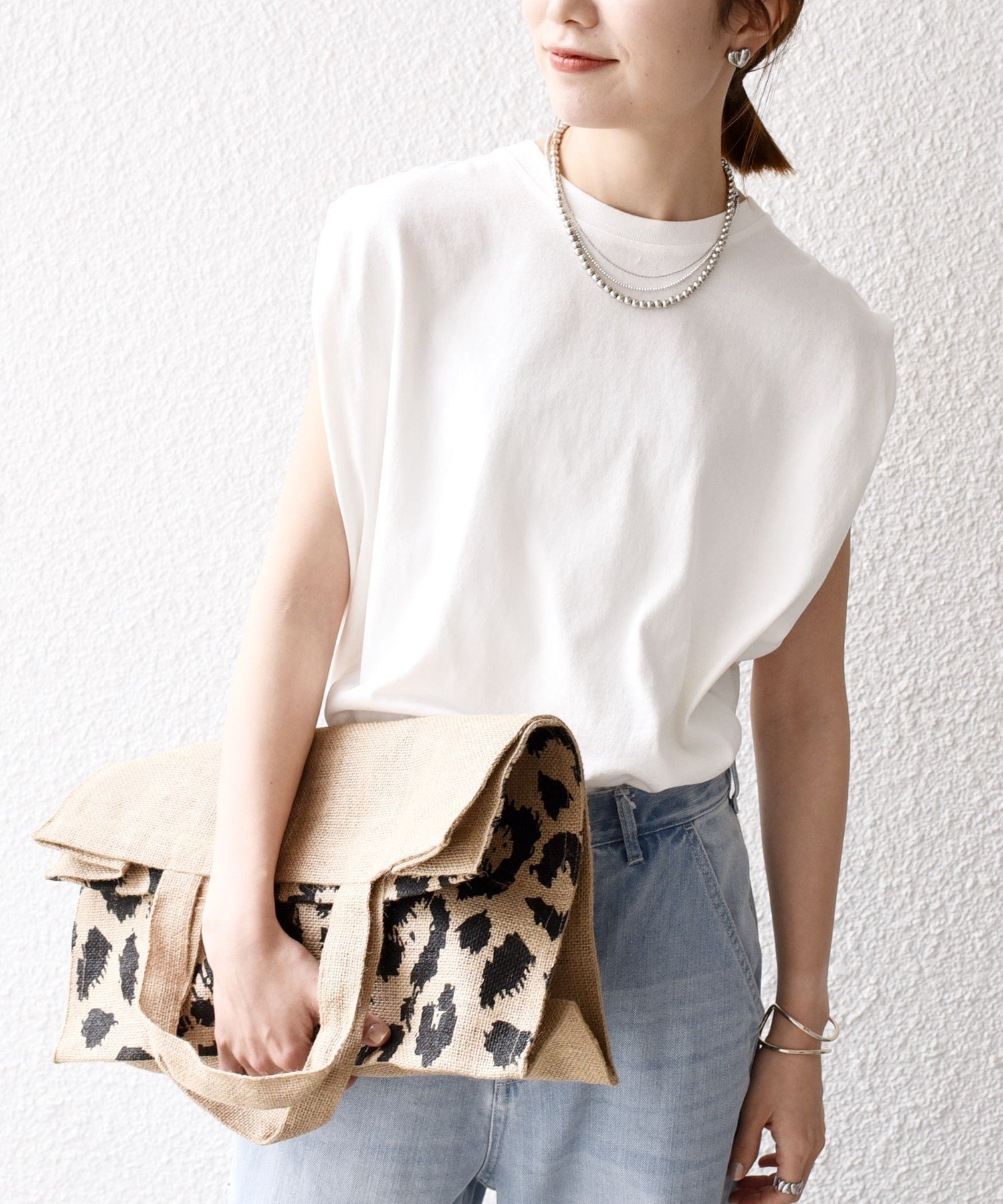 【シップス フォー ウィメン/SHIPS】のSHIPS any 抗菌防臭/洗濯機可能 USAコットン ラウンドヘム ノースリーブ TEE インテリア・キッズ・メンズ・レディースファッション・服の通販 founy(ファニー) ファッション Fashion レディースファッション Fashion for Women トップス・カットソー Cut & Sew Tops キャミソール&ノースリーブ Camisoles & Sleeveless Tops インナー Innerwear オレンジ Orange 洗える Machine Washable 抗菌 Antibacterial, Bacteria-Resistant シンプル Simple, Minimal スラックス Slacks, Dress Pants デニム Denim, Jeans Material 定番 Standard, Basic Item ノースリーブ Sleeveless, No-Sleeve 人気 Popular, Best Seller バランス Balance, Style Balance ベーシック Basic, Essential ボトム Bottoms, Lower Wear おすすめ Recommended / Our Picks 夏 Summer 2025年 2025 2025春夏・S/S Spring/Summer 2025 SS25 ホワイト|ID: prp329100004793556 ipo3291000000034781358