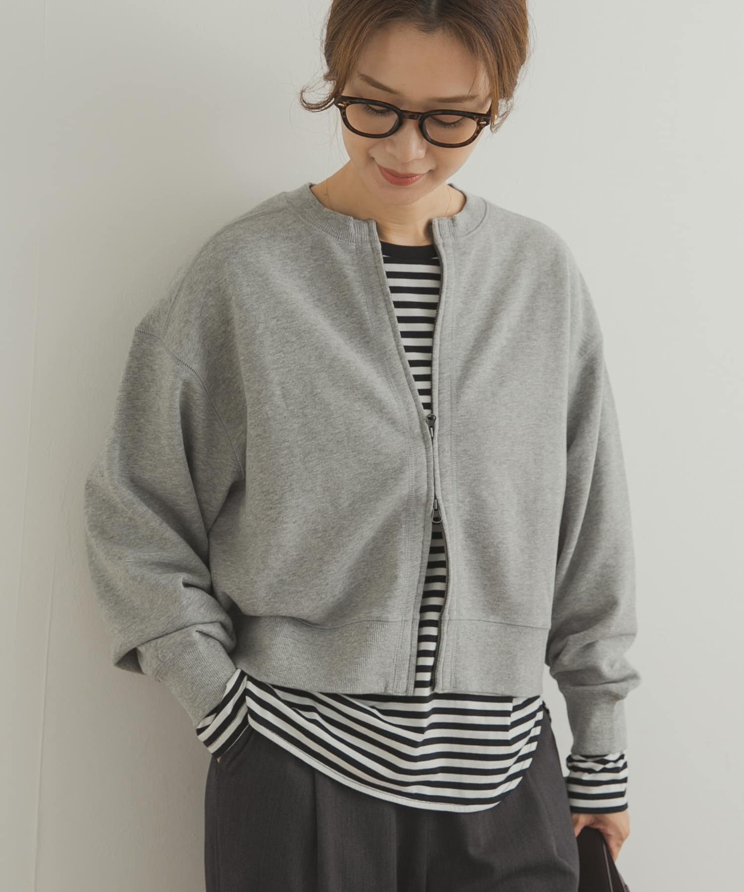 【アーバンリサーチ ドアーズ/URBAN RESEARCH DOORS】の『WEB/一部店舗限定カラー』コットンスウェットZIPカーディガン インテリア・キッズ・メンズ・レディースファッション・服の通販 founy(ファニー) ファッション Fashion レディースファッション Fashion for Women トップス・カットソー Cut & Sew Tops カーディガン・羽織り Layered Style Cardigans レディースパーカー・カジュアルフーディー Casual Hoodies & Sweatshirts スウェット・クルーネックトップス Sweatshirts & Crewnecks / Relaxed Fit Sweat Tops 2025年 2025 2025-2026秋冬・A/W Autumn/Winter 2025–26 AW25–26 冬 Winter / This Winter インナー Innerwear カーディガン Cardigan, Knitwear ジップ Zip, Zipper スウェット / スエット Sweatshirt, Sweatwear リラックス Relax, Relaxed Fit エレガント 上品 Elegant 春 Spring A/W・秋冬 Autumn/Winter GRAY|ID: prp329100004793697 ipo3291000000034782318