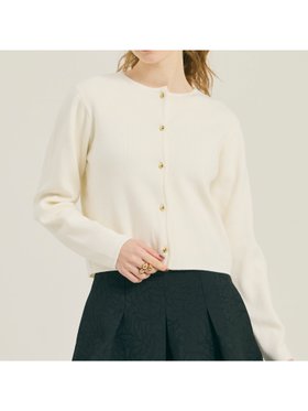 【コカ/COCA】の【新色追加】金ボタンニットカーディガン 人気、トレンドファッション・服の通販 founy(ファニー) ファッション Fashion レディースファッション Fashion for Women トップス・カットソー Cut & Sew Tops ニット Knit Tops & Sweaters カーディガン・羽織り Layered Style Cardigans カーディガン Cardigan, Knitwear クラシカル Classical, Vintage-Inspired コンパクト Compact, Small Size フロント Front, Front Design ポケット Pocket, Pocket Detail ロング Long, Long-Length A/W・秋冬 Autumn/Winter おすすめ Recommended / Our Picks エレガント 上品 Elegant 2025年 2025 2025-2026秋冬・A/W Autumn/Winter 2025–26 AW25–26 |ID:prp329100004793726